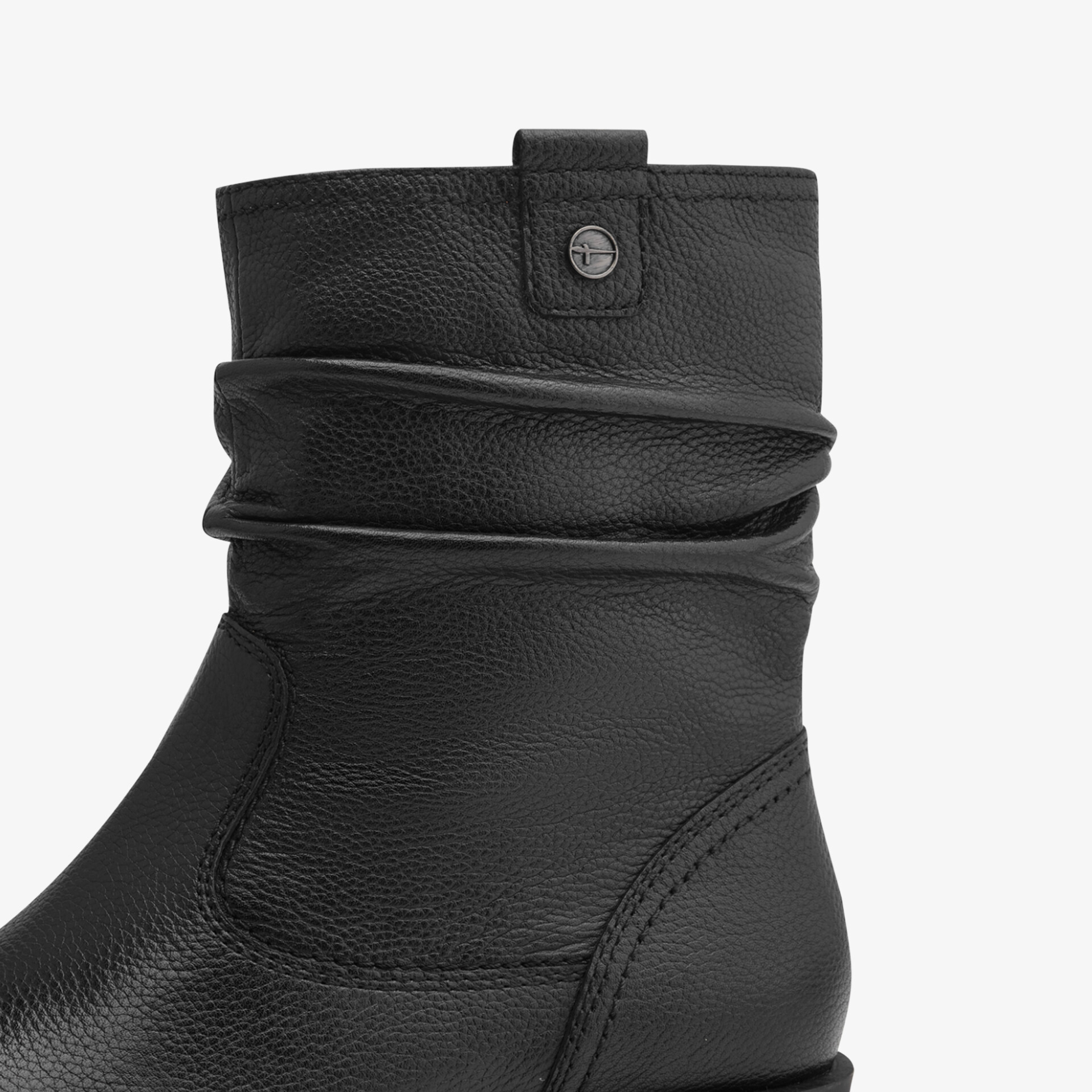 Detailaufnahme eines schwarzen Lederstiefels mit weichem, hochwertigem Material und stabiler Naht