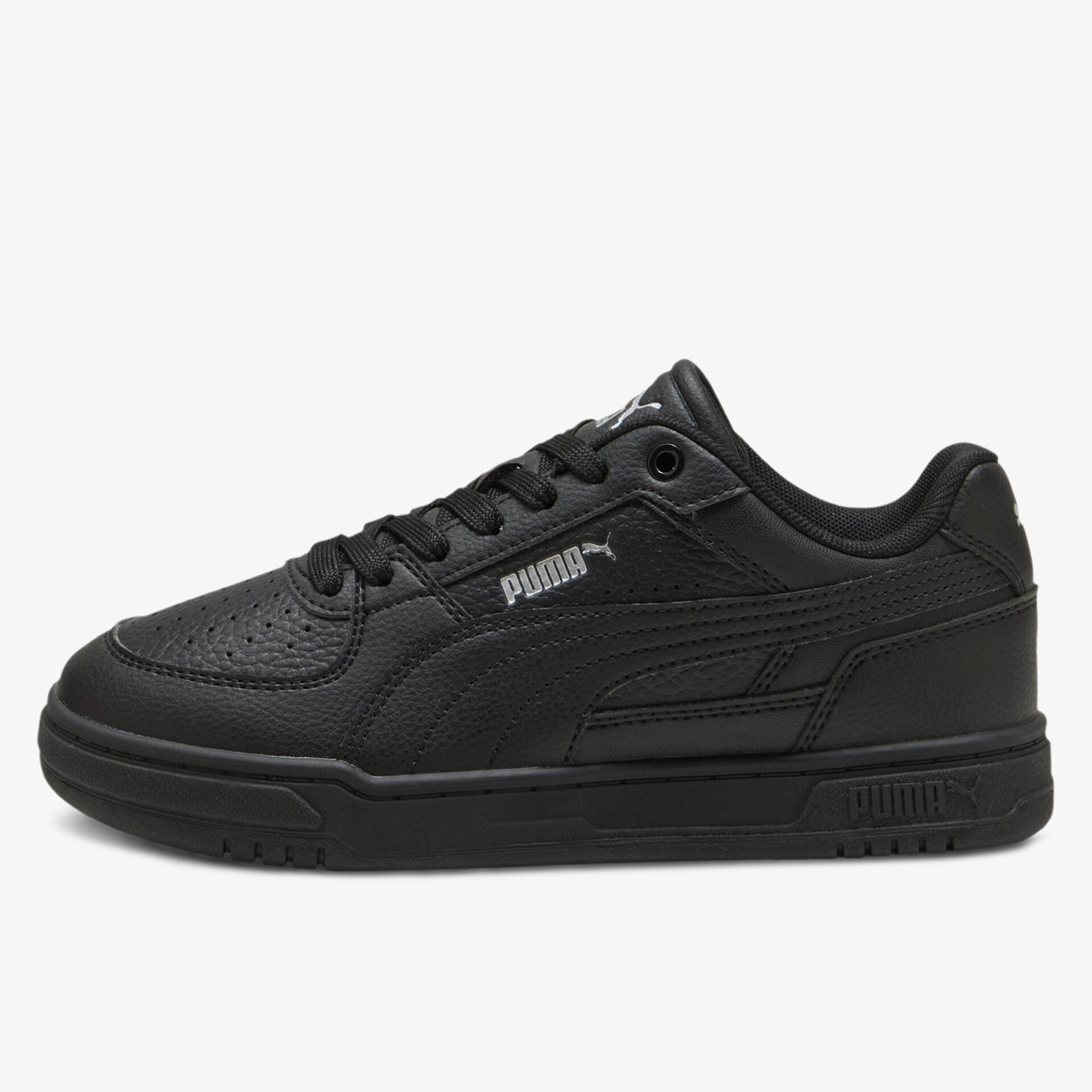Schwarzer sportlicher Puma Sneaker aus Leder mit klassischer flacher Sohle und bequemer Schnürung