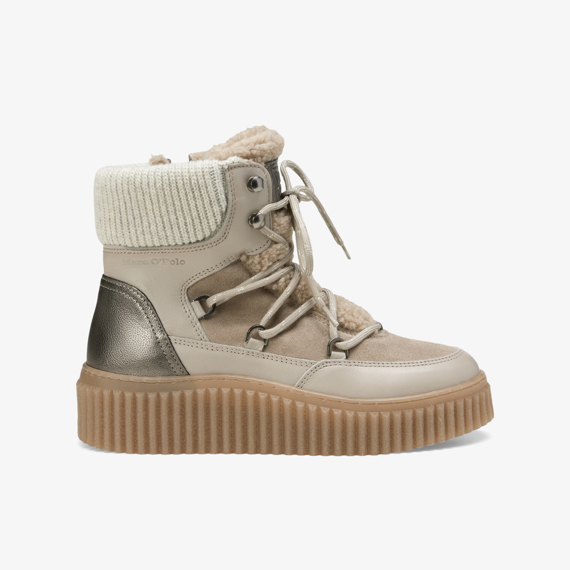 Seitliche Ansicht eines warmen Winterstiefels mit gepolstertem Schaft und profilierter Laufsohle in Beige und Braun