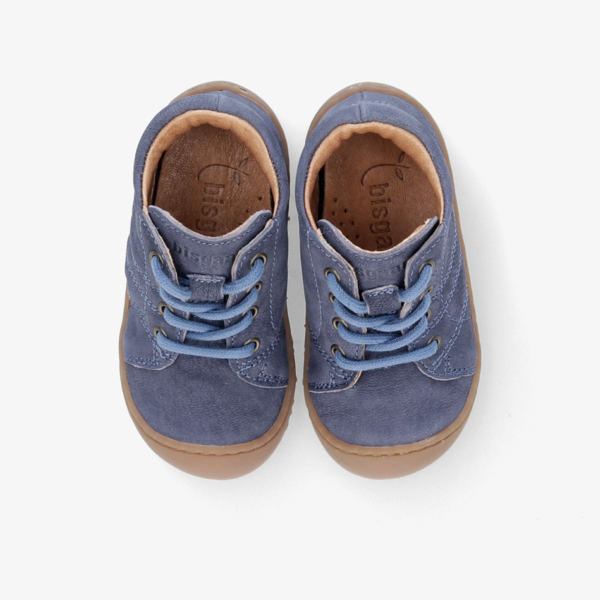 Blaue Freizeitschuhe mit strapazierfähiger Gummisohle und Schnürung, ideal für komfortablen Alltagsgebrauch.