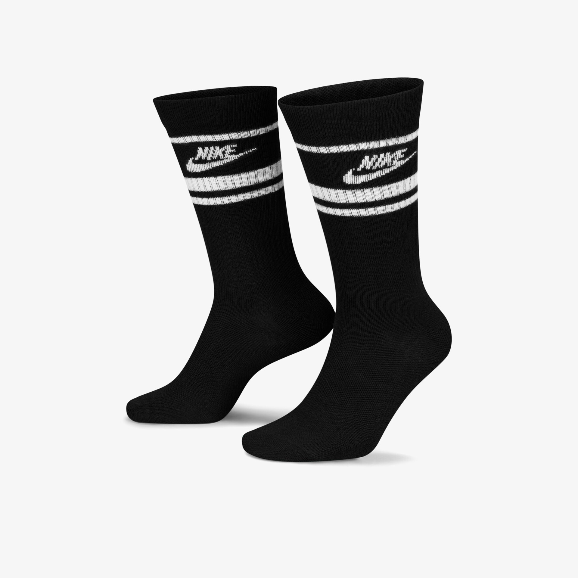 Schwarze Nike-Socken mit kontrastierendem Logo und Streifen für bequemen und stilvollen Sportkomfort.