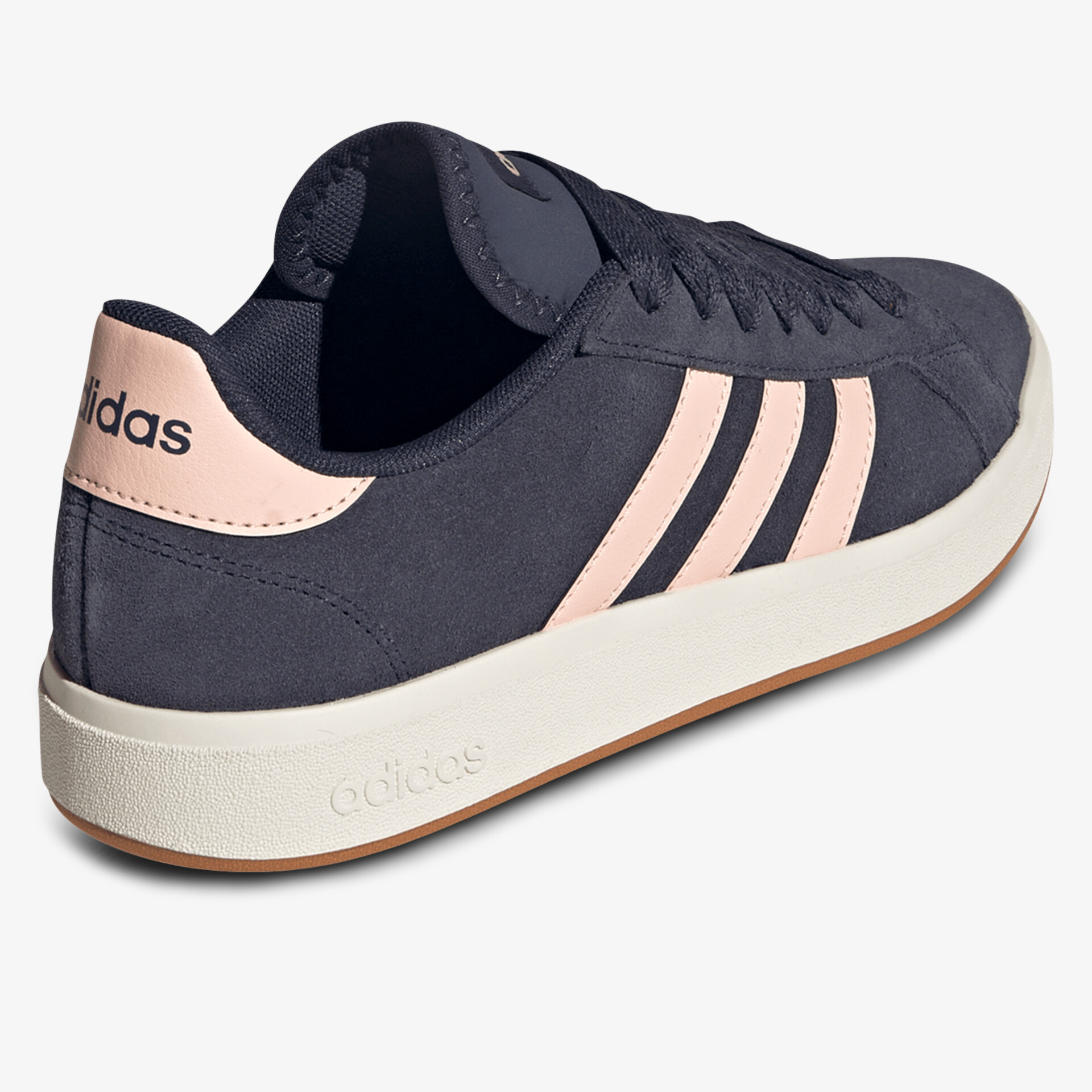 Sportlicher Schuh mit komfortabler Passform und rutschfester Gummisohle für optimalen Halt