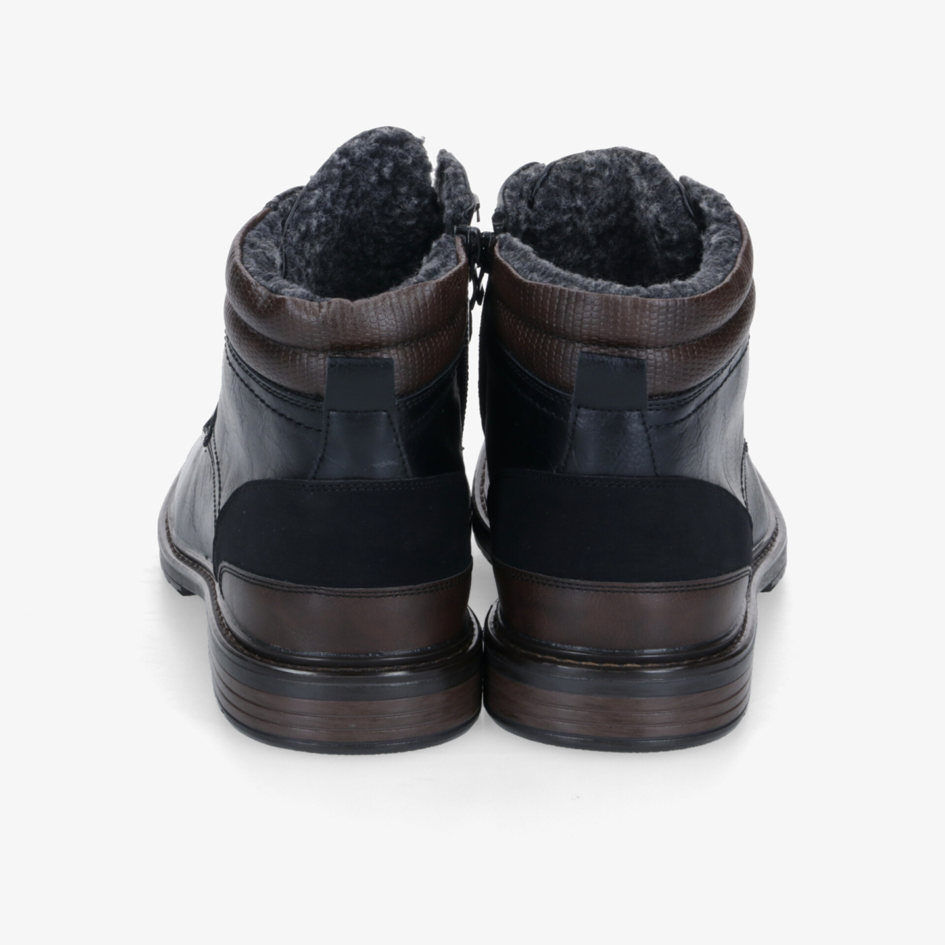 Robuste und warm gefütterte Stiefel mit praktischem Reißverschluss und rutschfester Sohle, ideal für kalte Tage