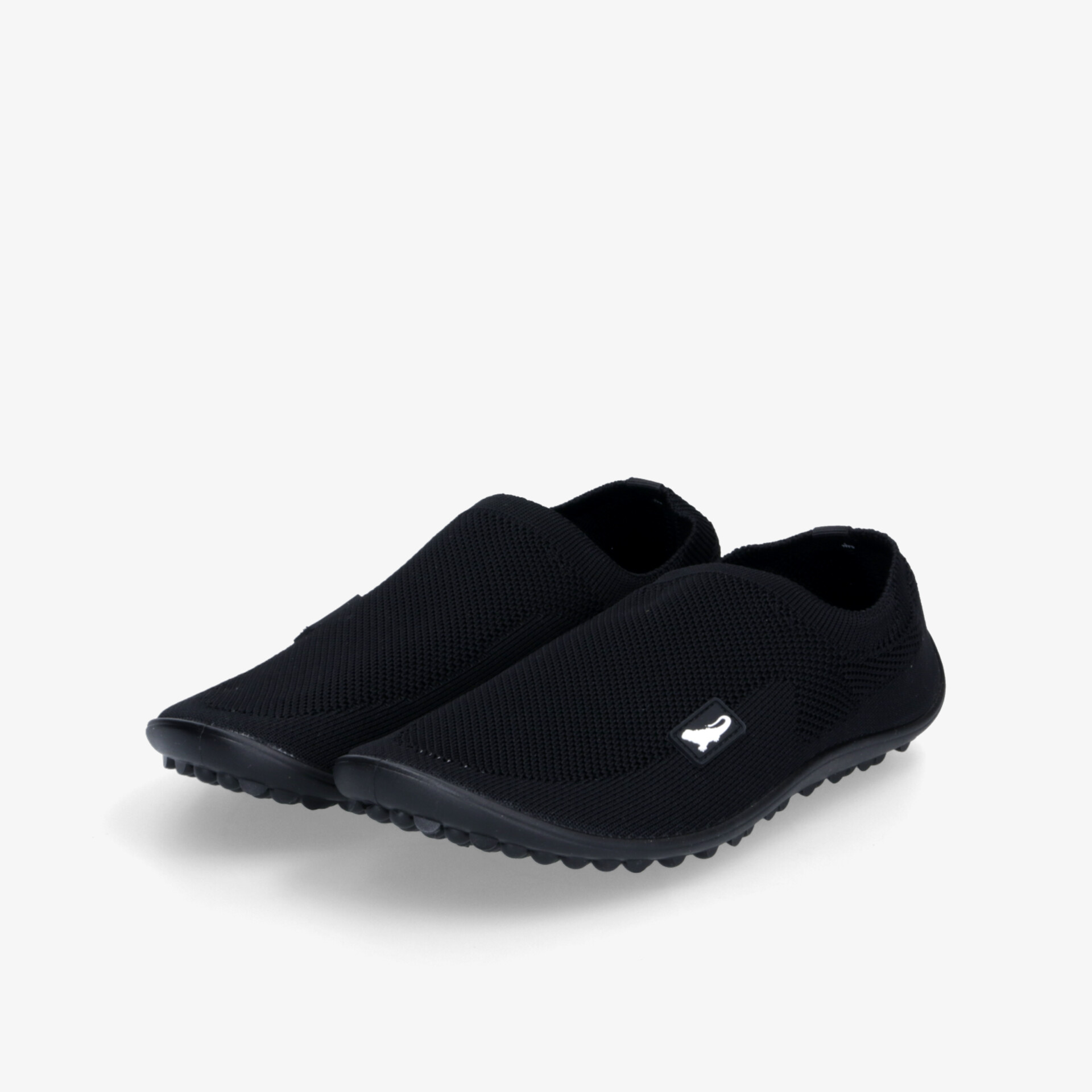 Leichte schwarze Wasserschuhe mit rutschfester Sohle und flexiblem, atmungsaktivem Material für optimalen Tragekomfort