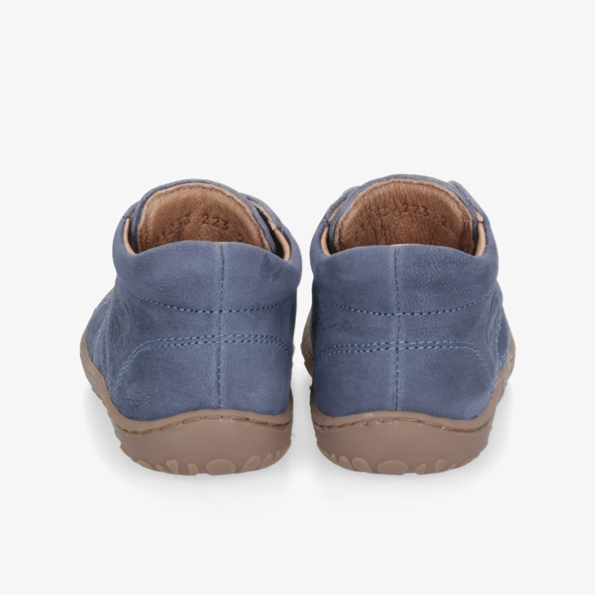 Blaue Wildlederschuhe mit rutschfester Sohle, klassische Optik, bequem und langlebig. Ideal für vielseitige Anlässe.