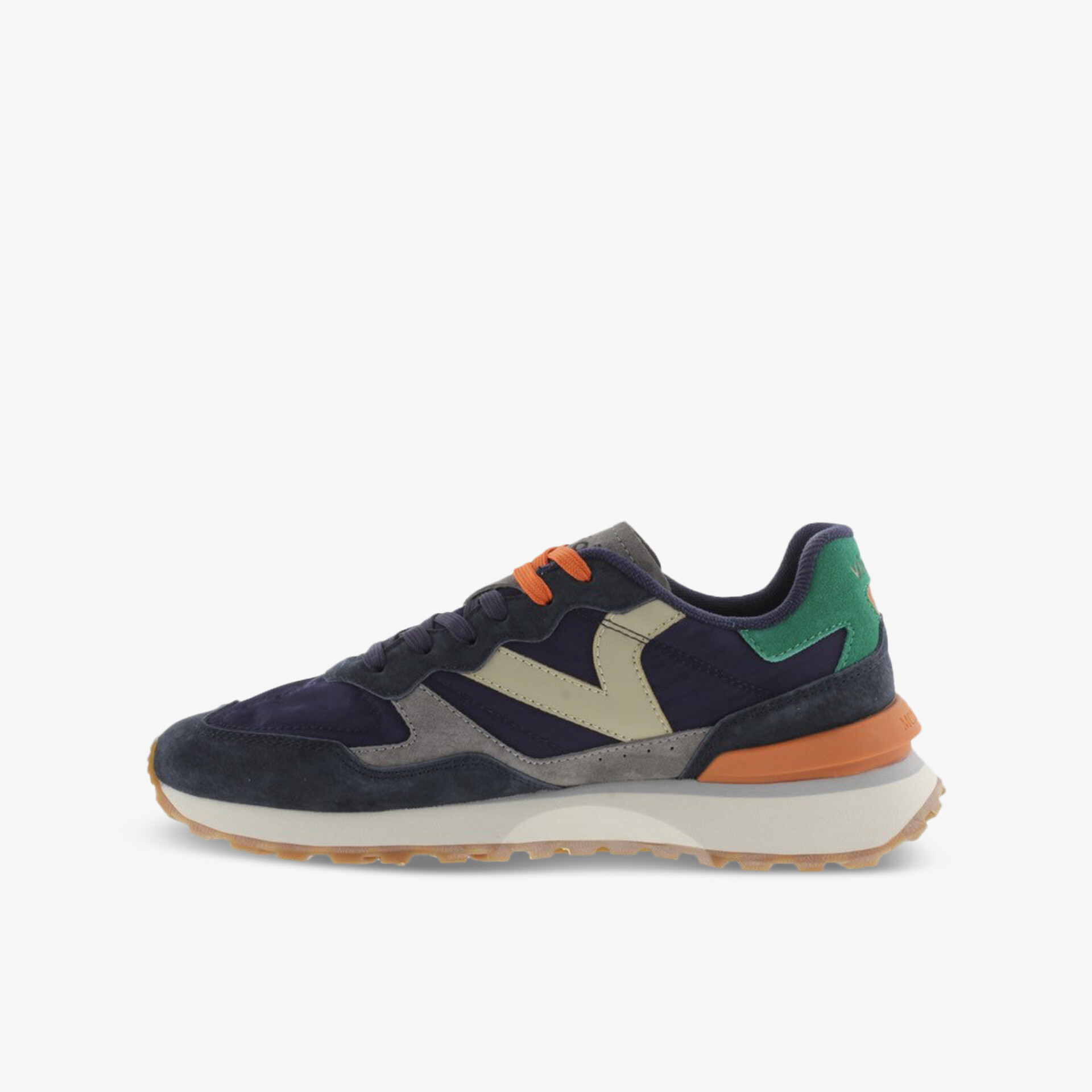 Seitlich abgebildeter sportlicher Sneaker mit bequemer Passform und moderner Farbkombination in Blau, Grün und Orange