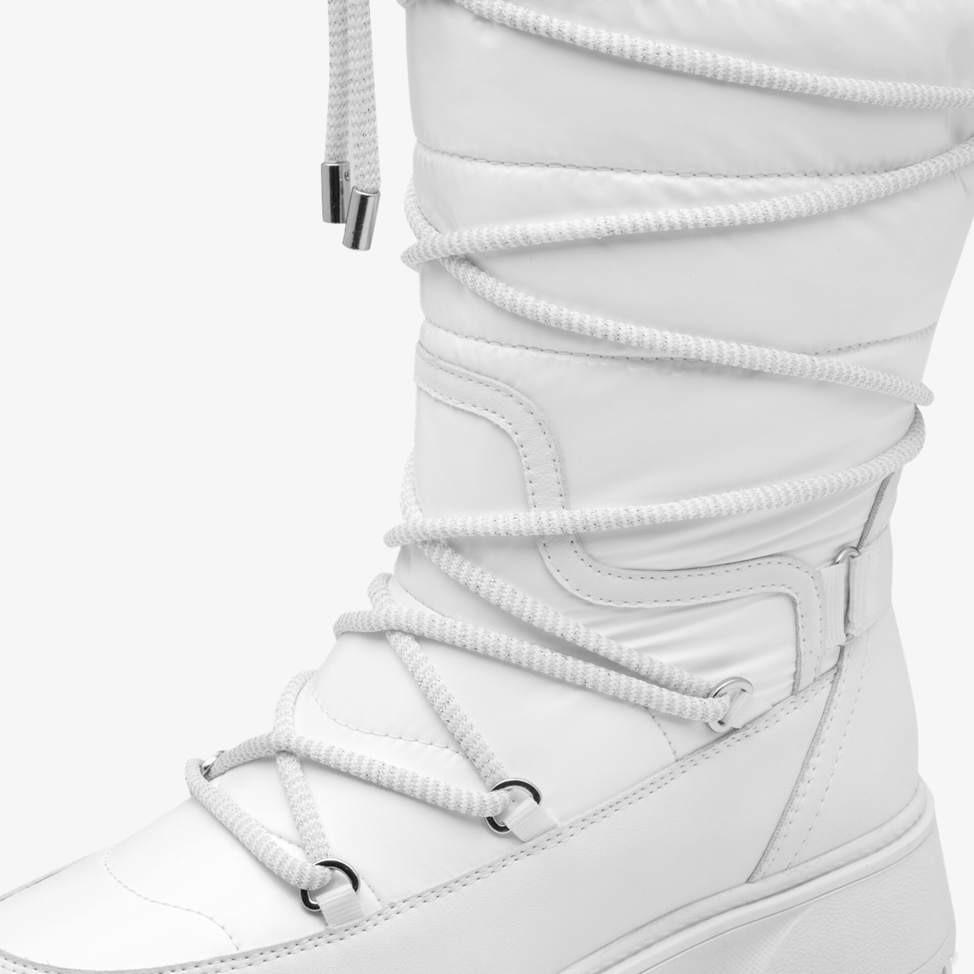 Weißer Winterstiefel mit hohem Schaft und robuster Sohle, warm gefüttert, modische Schnürung