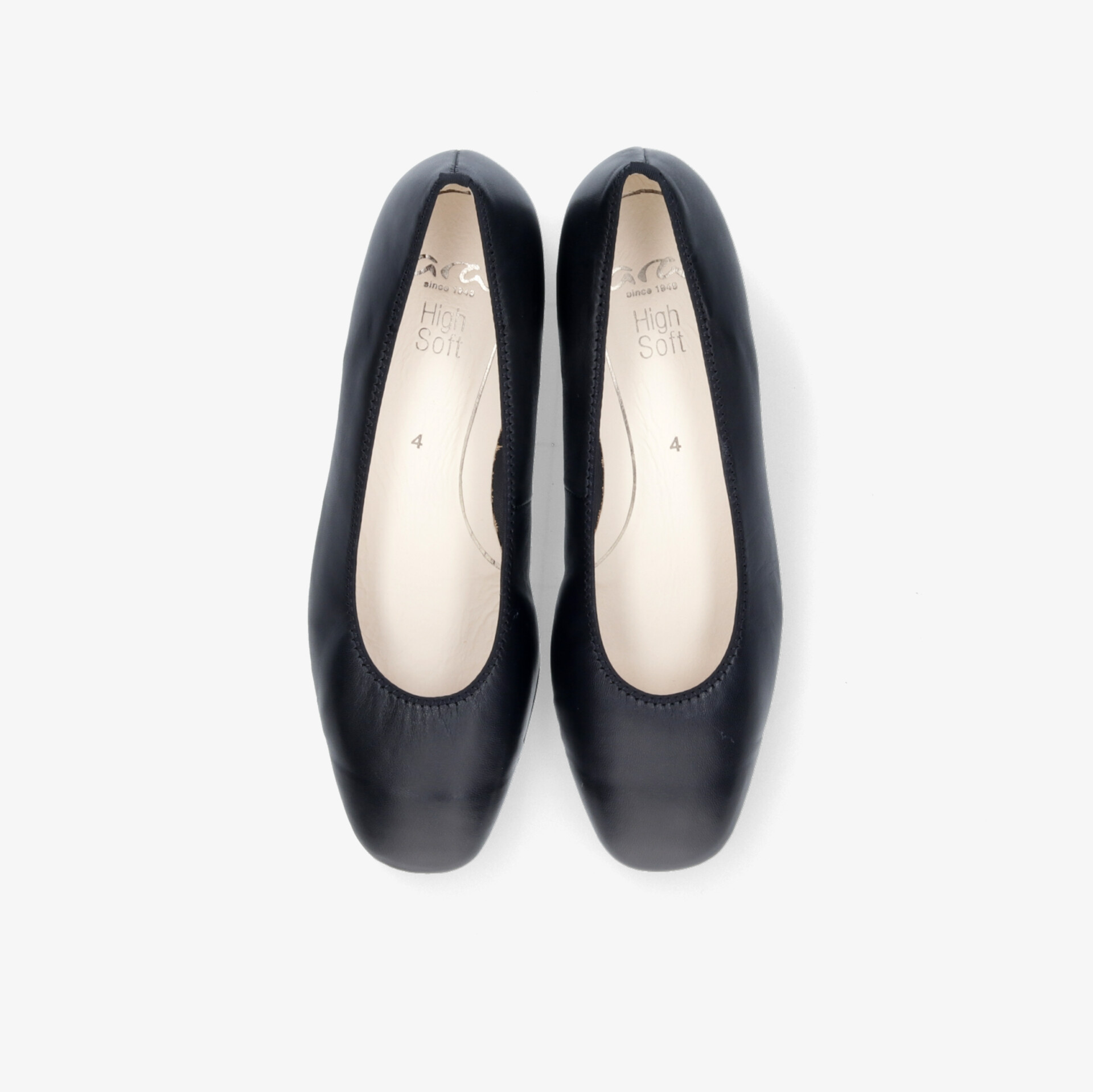 Elegante, schwarze Ballerinas mit klassischem Design und bequemer Passform für vielseitige Einsatzmöglichkeiten.