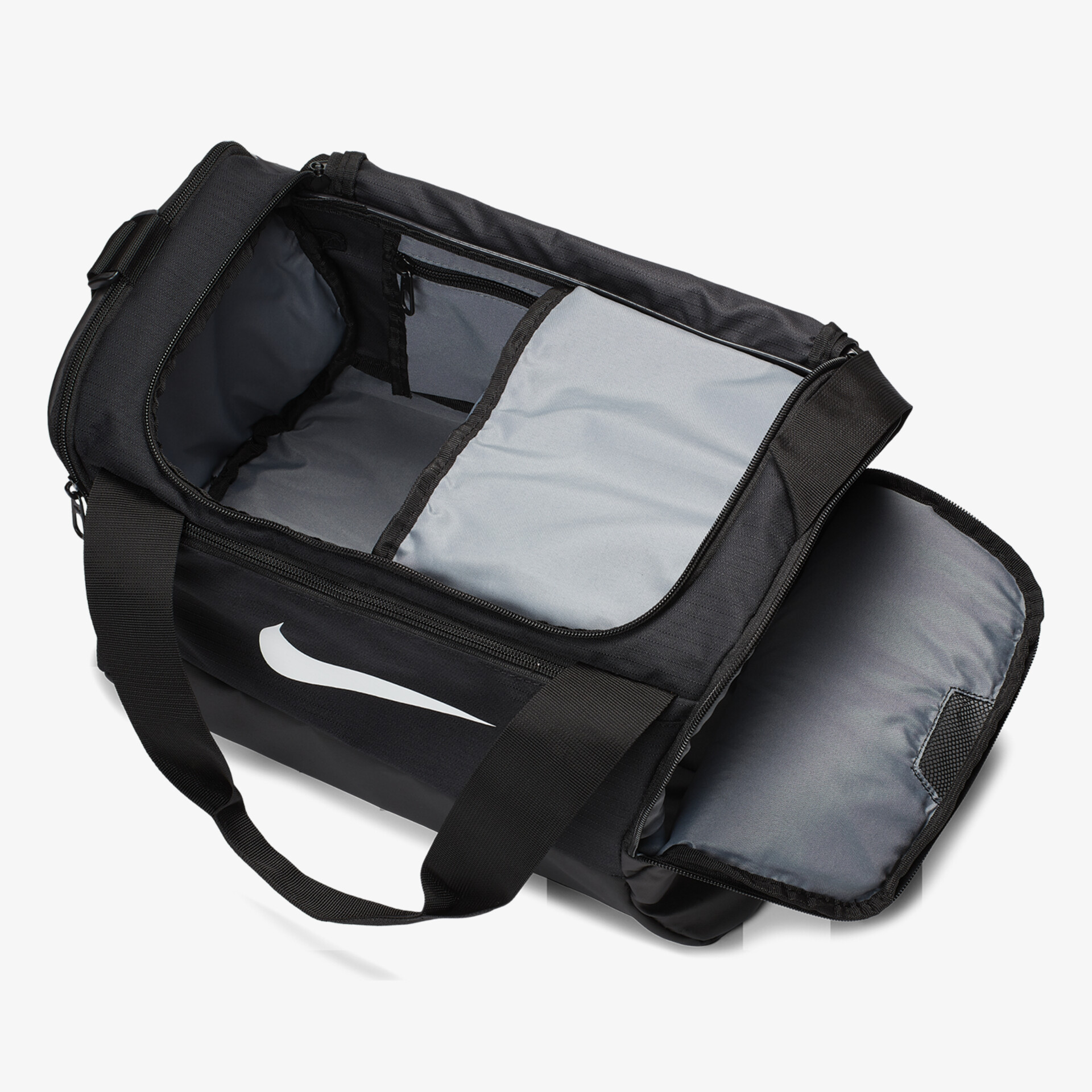 Geräumige schwarze Sporttasche mit durchdachtem Design und mehreren Fächern für vielseitige Nutzung.