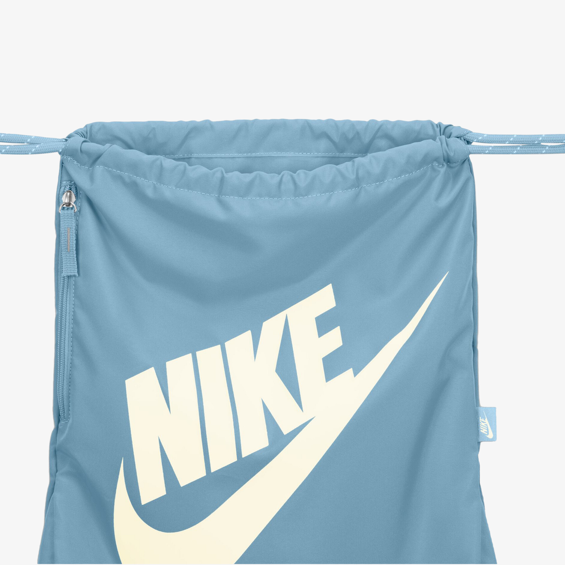 Moderner blauer Sportbeutel mit ikonischem Logo, ideal für Alltag und Training