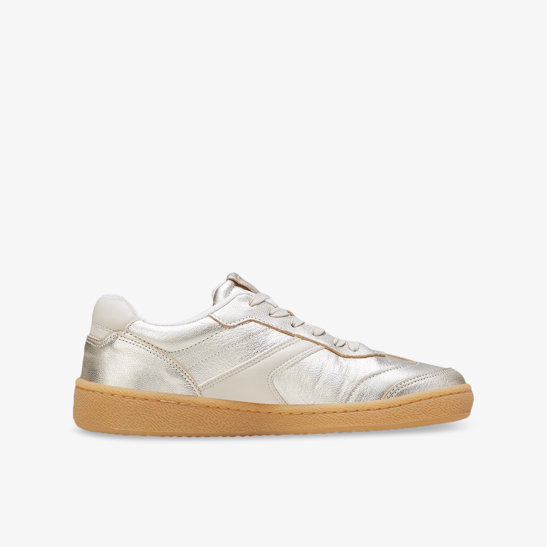 Beiger klassischer Sneaker mit robuster Gummisohle und Schnürung, bequem und sportlich, seitliche Ansicht