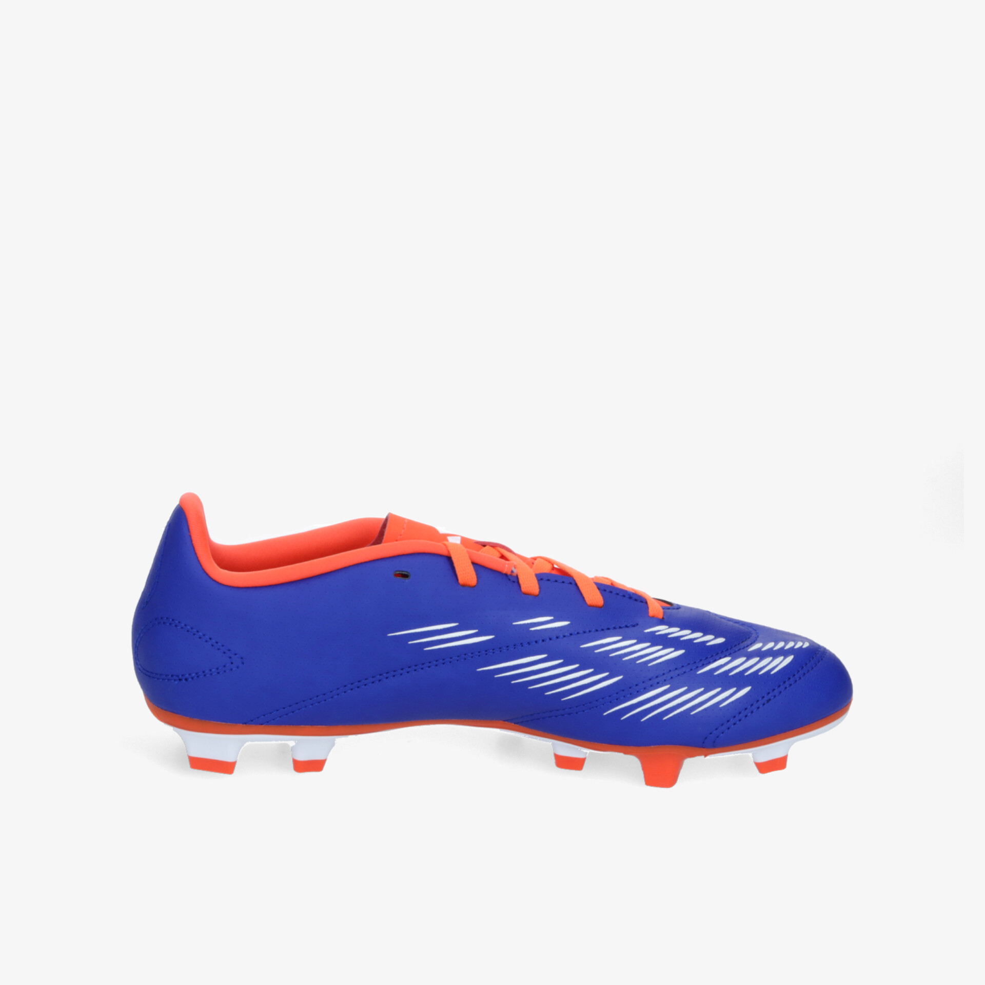 Moderner Fußballschuh in Blau mit orangenen Details, leichter und stabiler Schaft für optimale Leistung auf dem Spielfeld