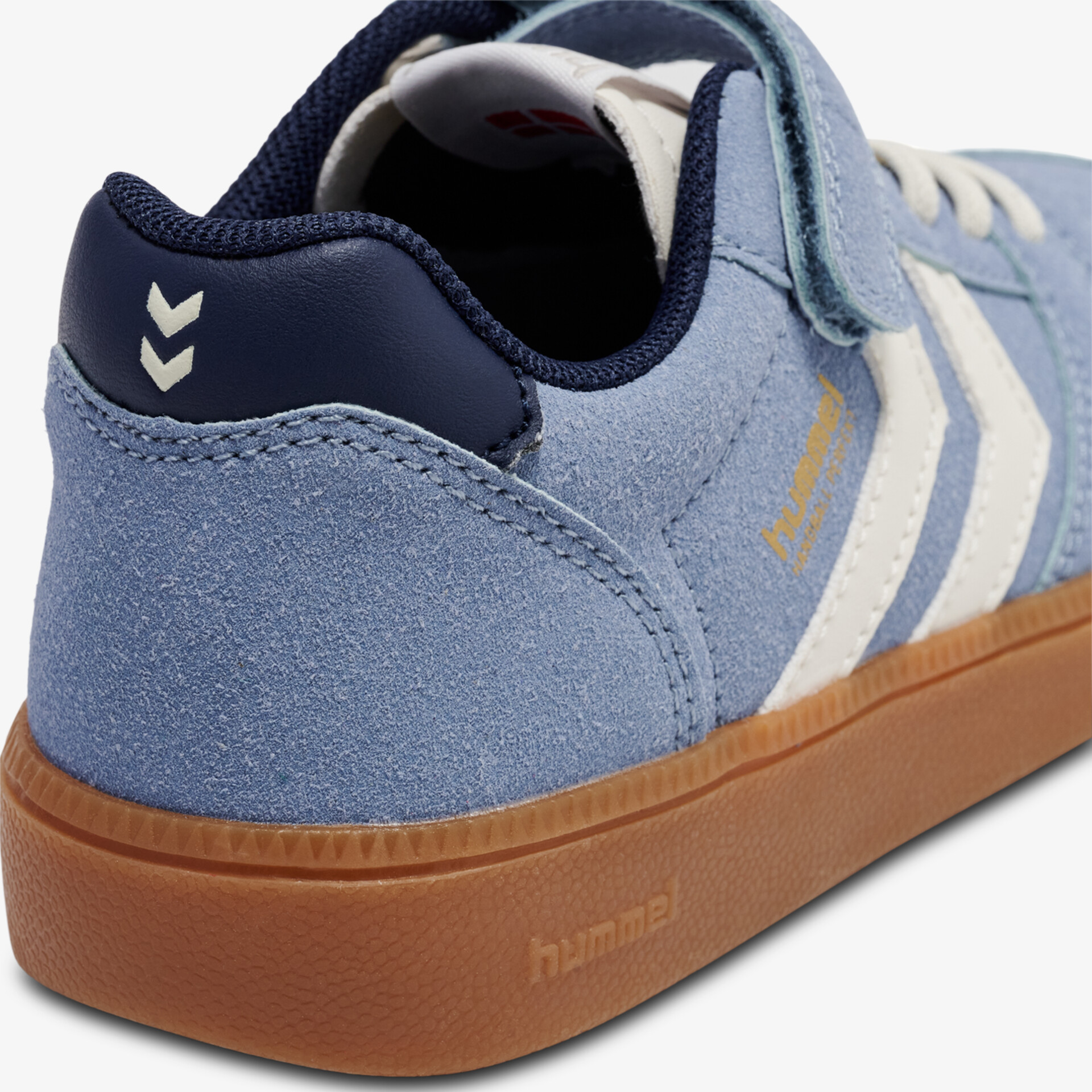 Blaue Wildlederschuhe mit rutschfester Gummisohle und Velcro-Verschluss
