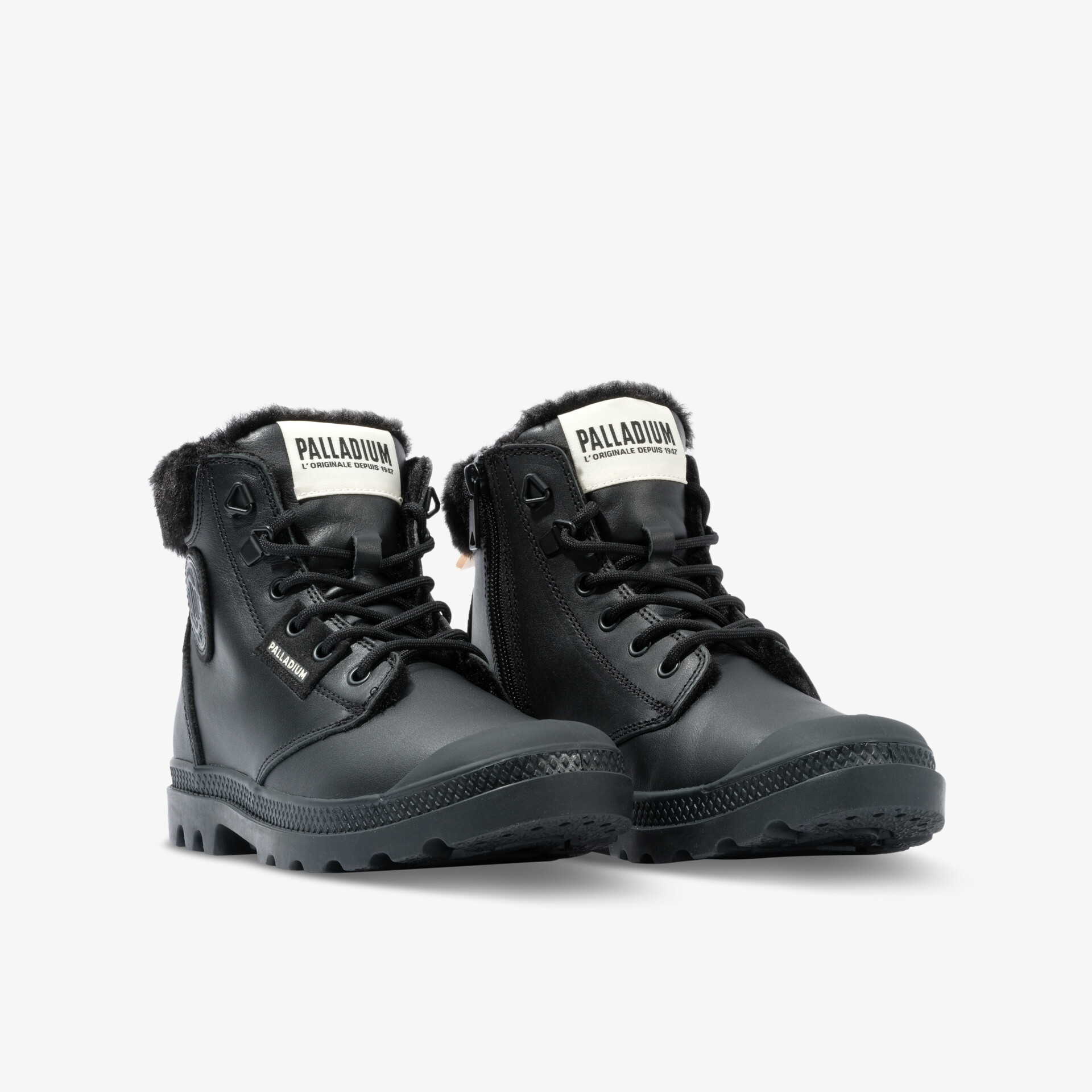 Robuste schwarze Stiefel mit Schnürverschluss und rutschfester Sohle, ideal für zuverlässigen Halt und Komfort