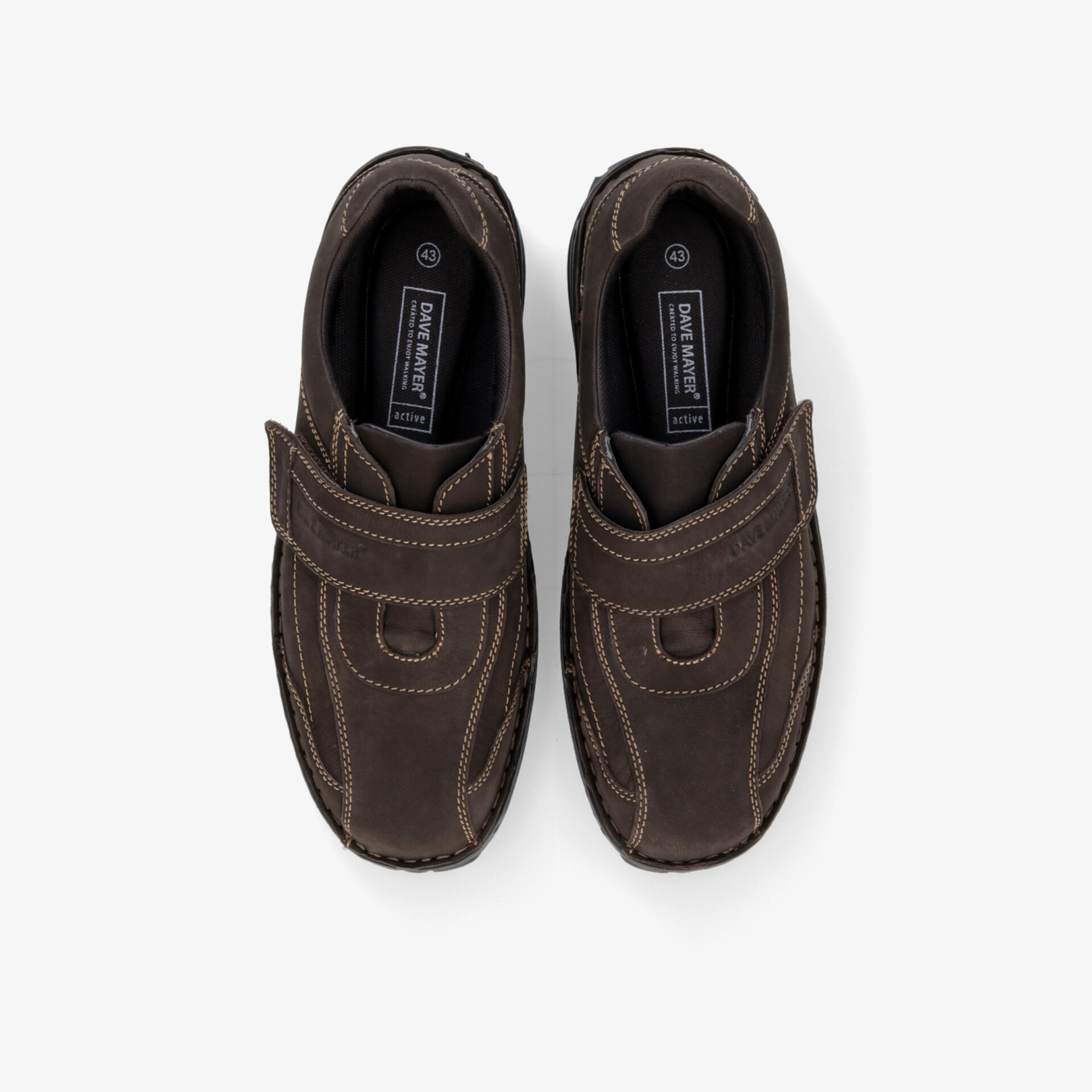 Braune bequeme Schuhe mit Klettverschluss, robust und atmungsaktiv, ideal für sportlichen Alltag