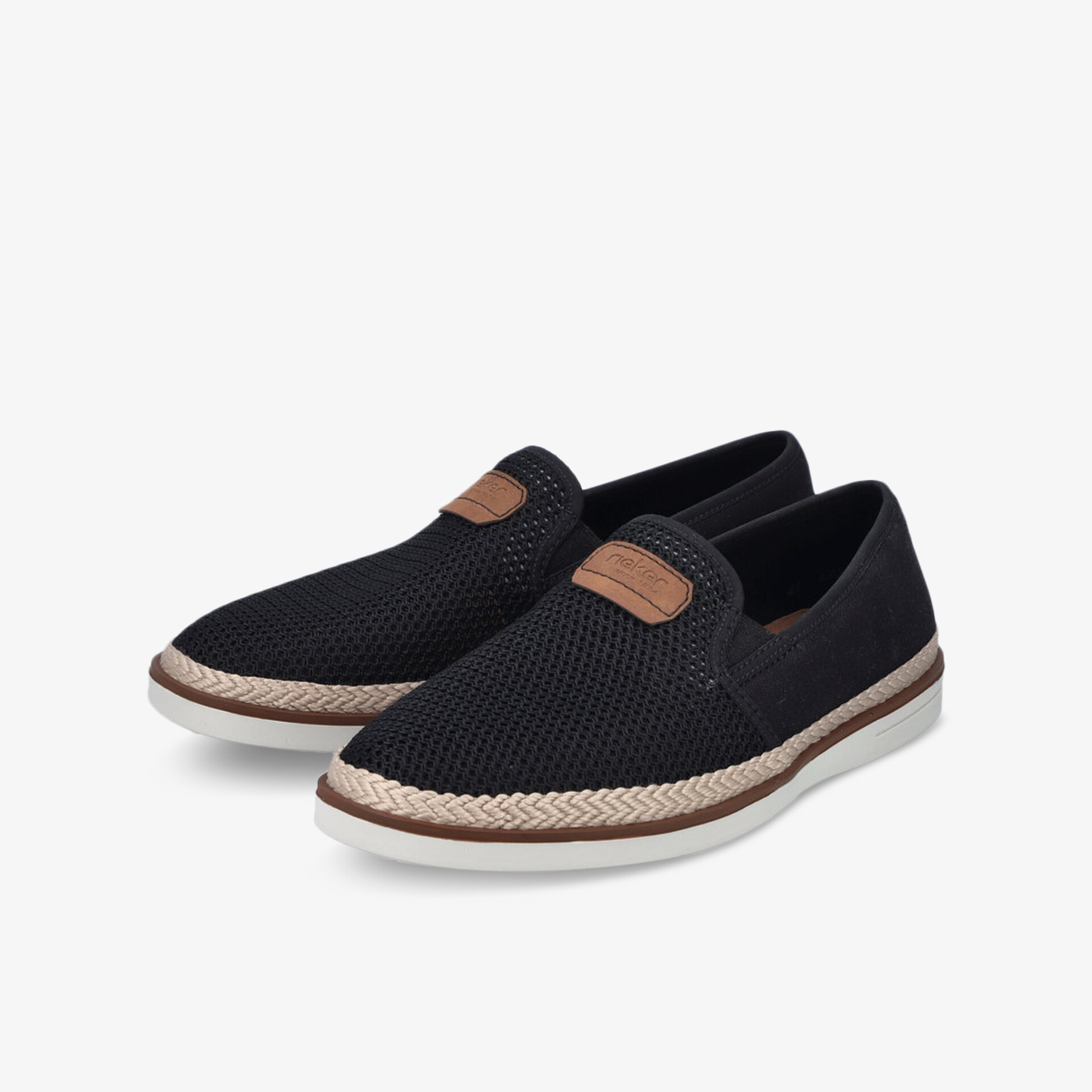 Leichte, komfortable Slip-On Schuhe in Schwarz mit atmungsaktivem Material und flexibler Sohle für den Alltag