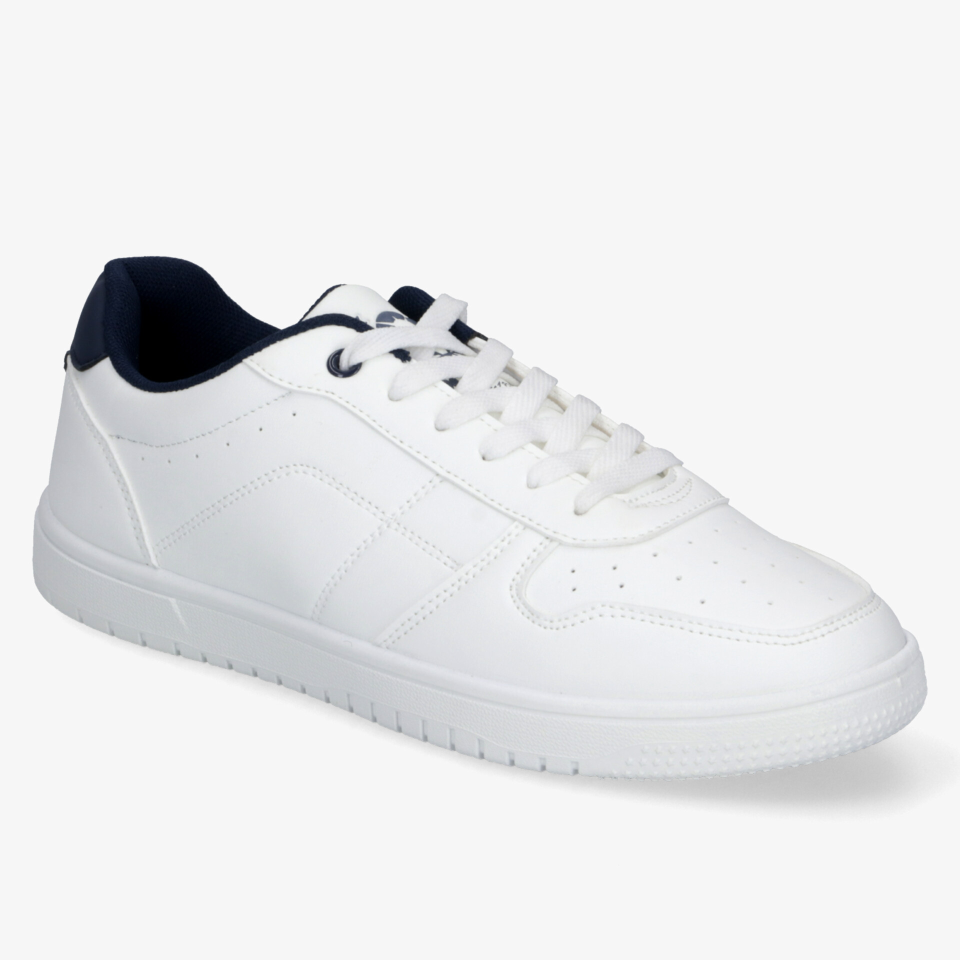 Klassischer weißer Sneaker mit hohem Komfort und vielseitigem Stil.