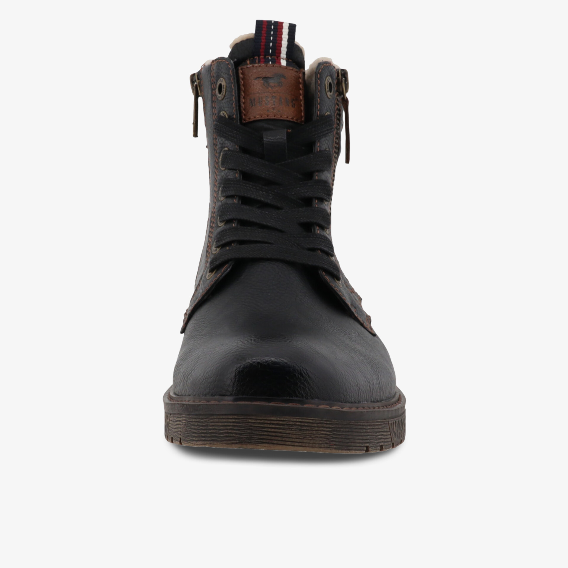 Robuster schwarzer Schnürstiefel aus hochwertigem Leder mit stabilem Profil und wetterfestem Design