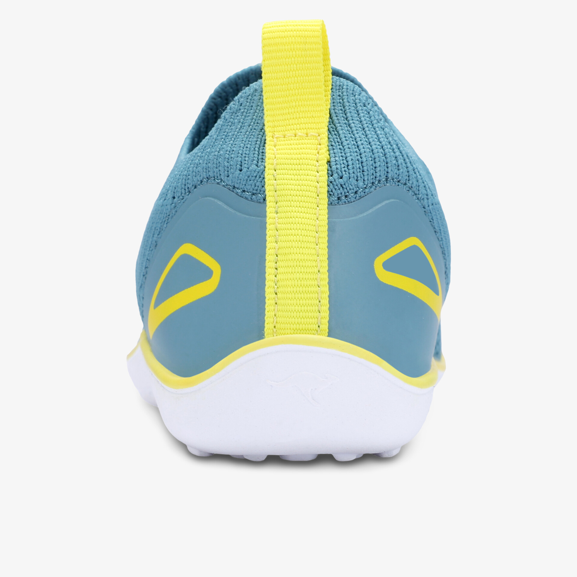 Rückansicht leichter Sneaker mit flexiblem Sohlenprofil und farbigem Fersenriemen für bequemen Halt