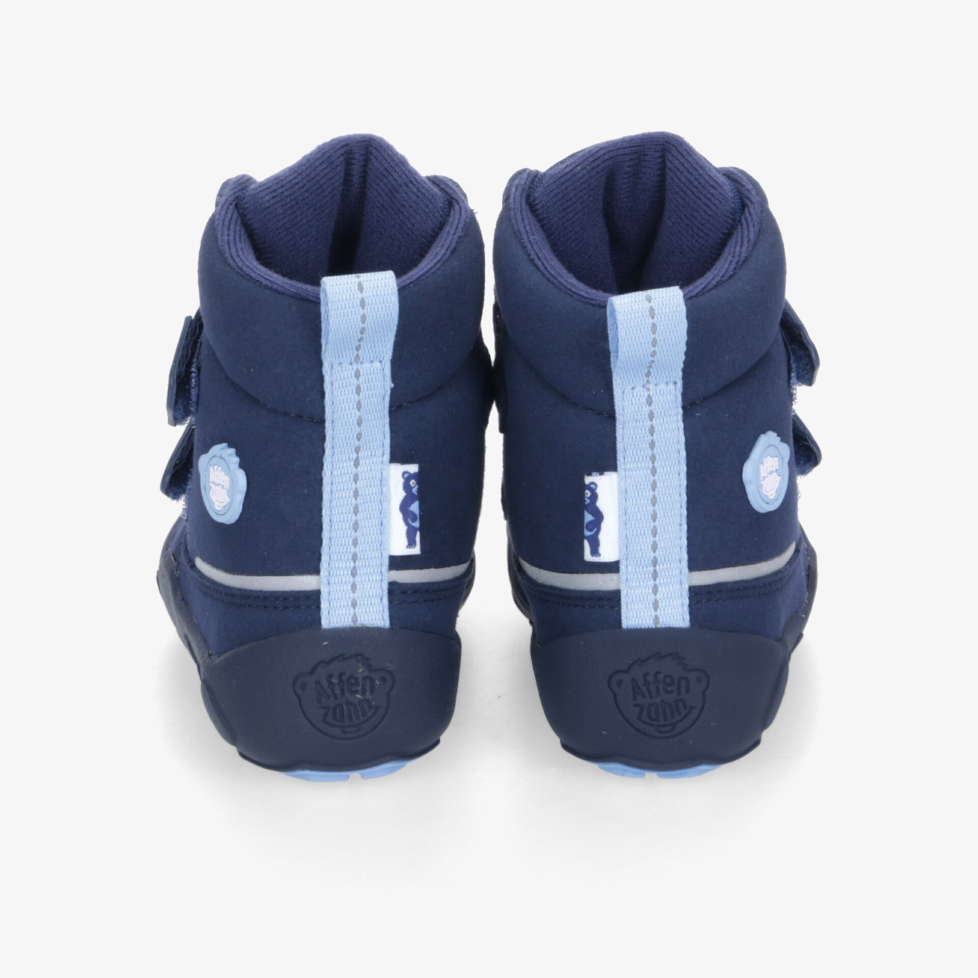 Robuste blaue Kinder-Sneaker von hinten mit hohem Schaft und praktischem Klettverschluss für sicheren Halt