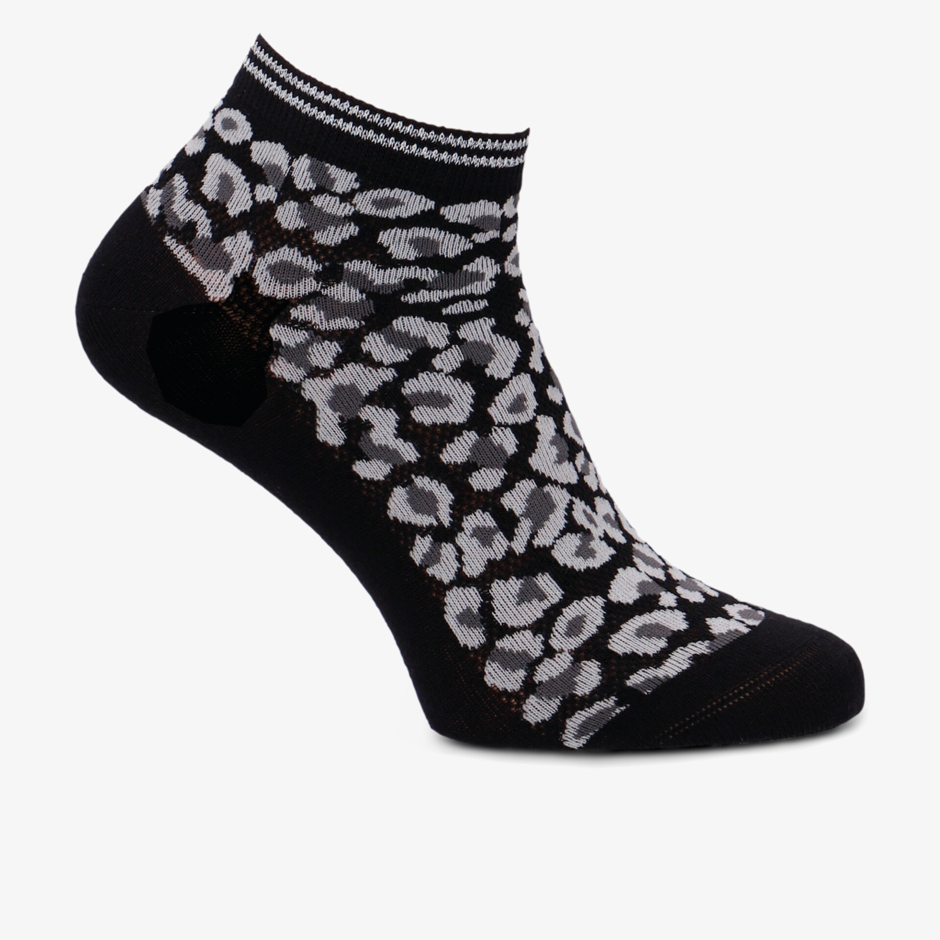 Elegante Socken mit Leopardenmuster und elastischem Bund für optimalen Komfort.