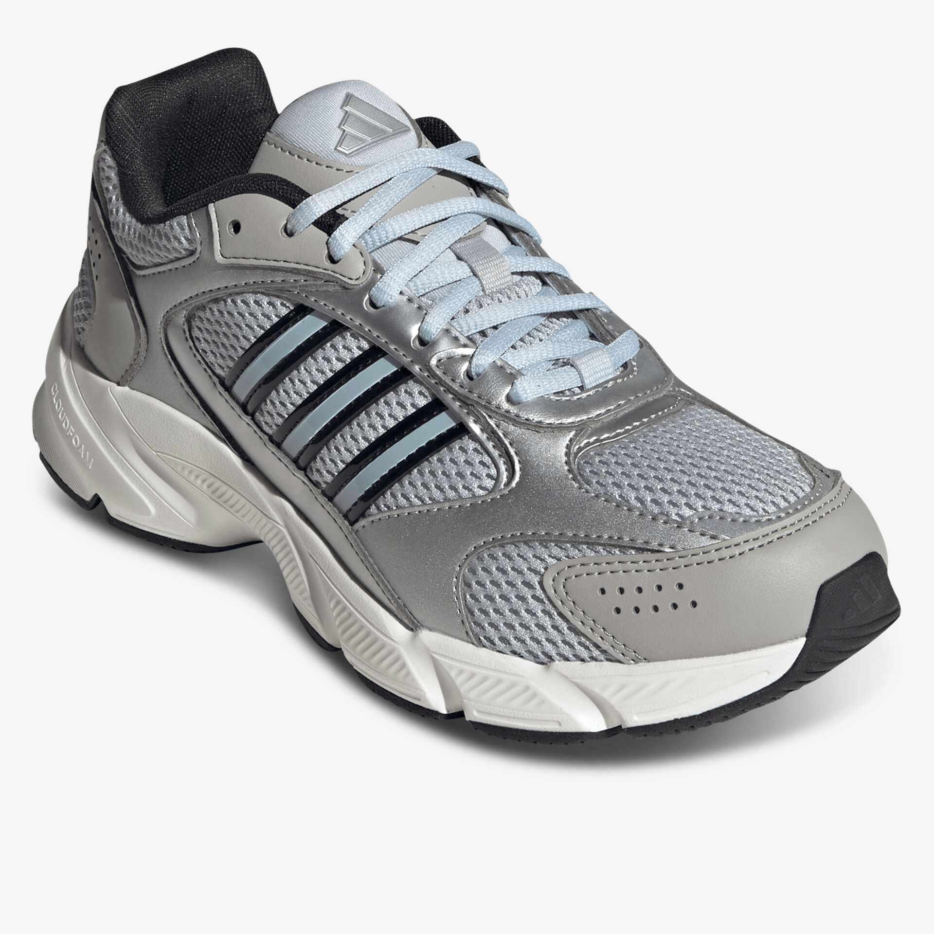 Moderner Sportschuh mit atmungsaktivem Mesh und robustem Material für hohen Tragekomfort und Stabilität