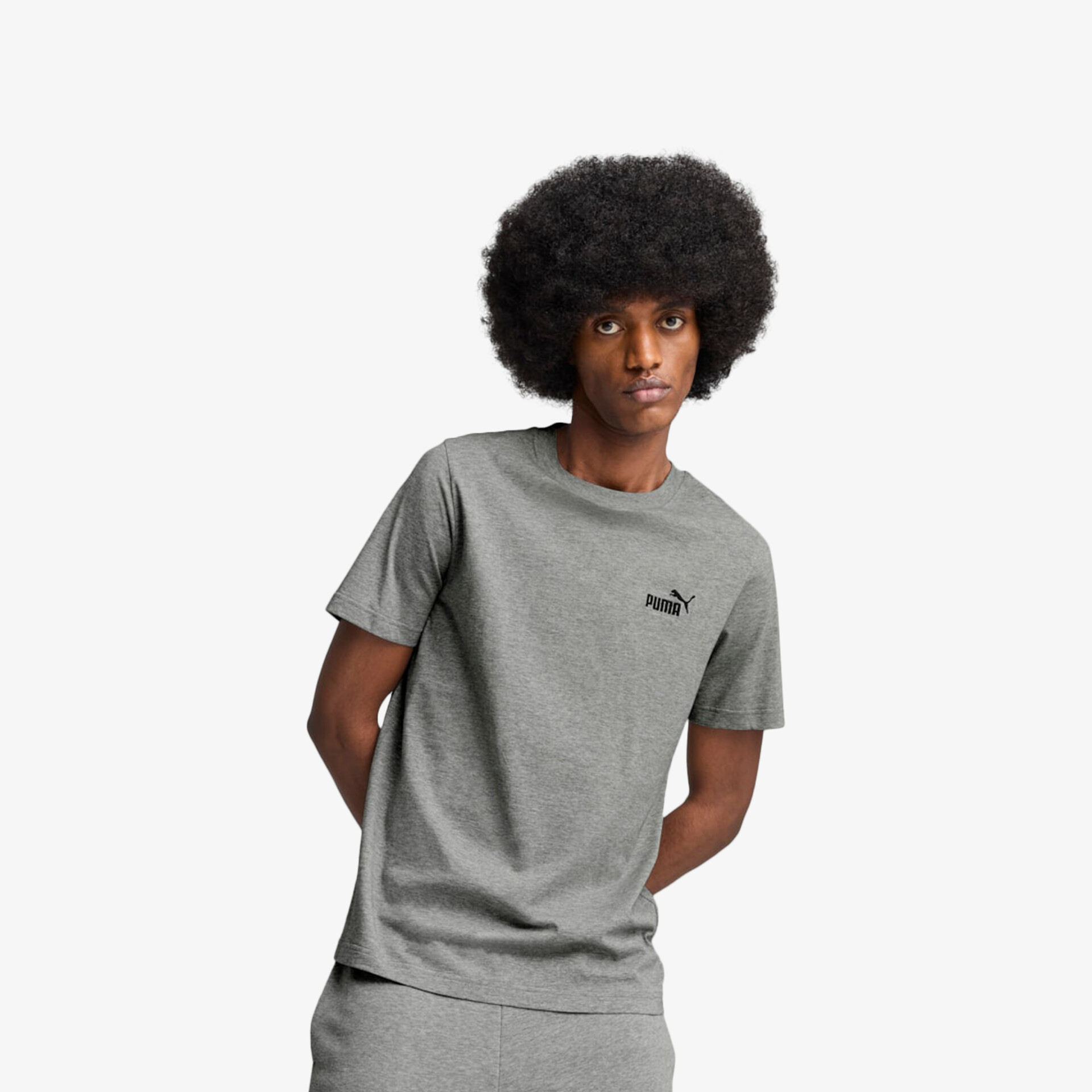 Graues Puma T-Shirt mit bequemem, leichtem Stoff und klassischem Schnitt, sportlich und atmungsaktiv