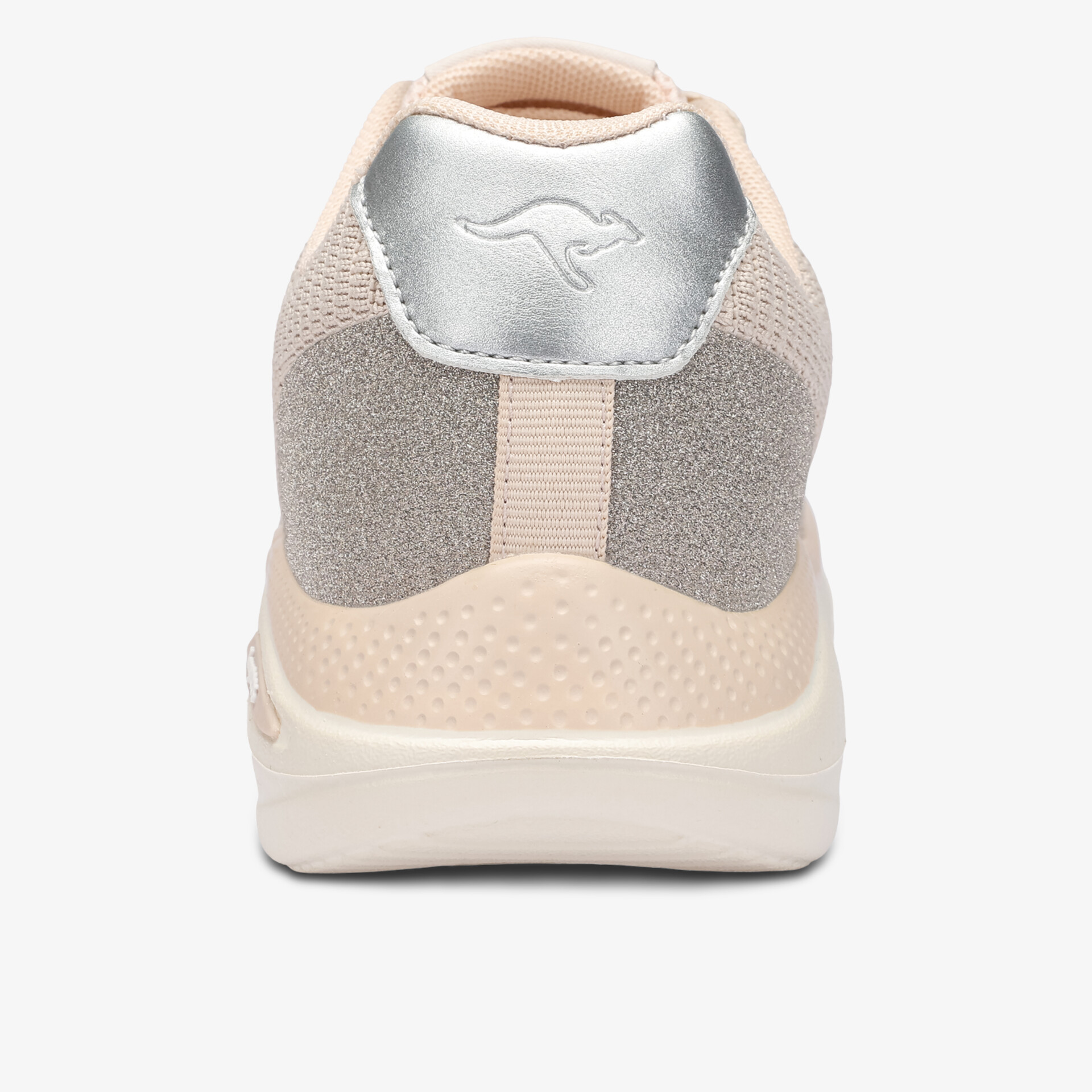 Sportlicher Schuh mit weicher Polsterung und robuster Außensohle, Rückansicht klar sichtbar