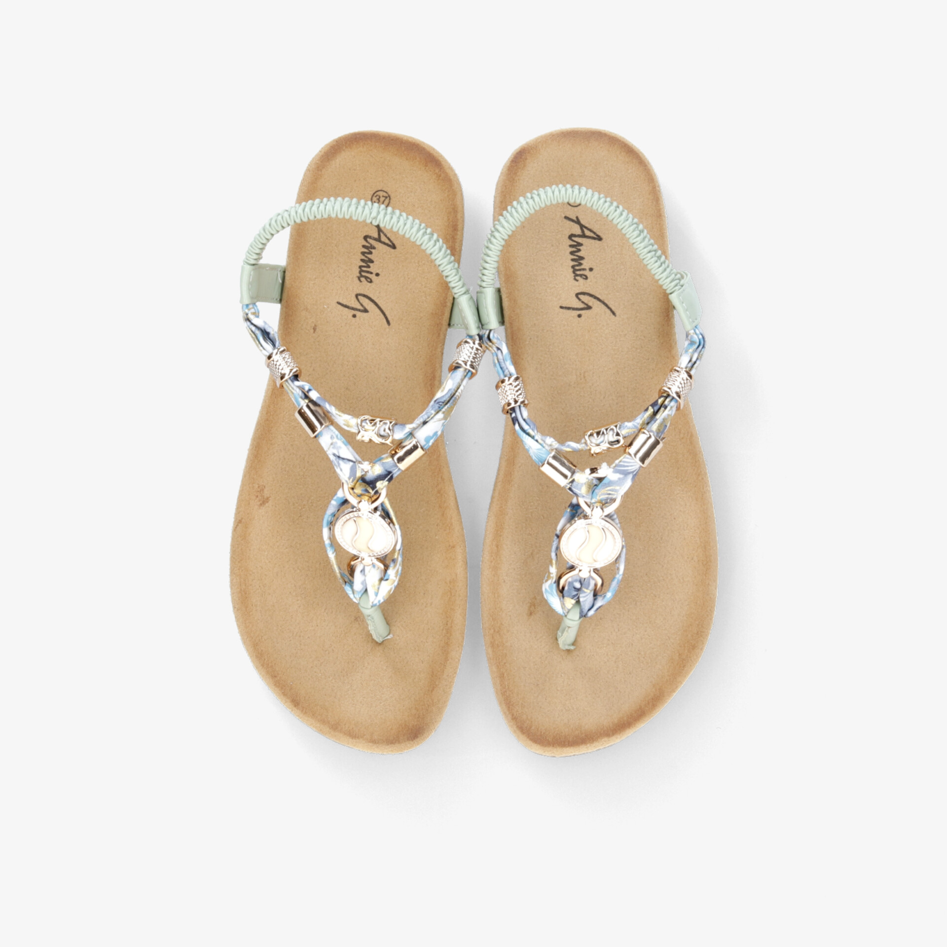 Elegante Sandaletten mit Perlenverzierung in beiger Farbe, bequem und stilvoll für warmes Wetter