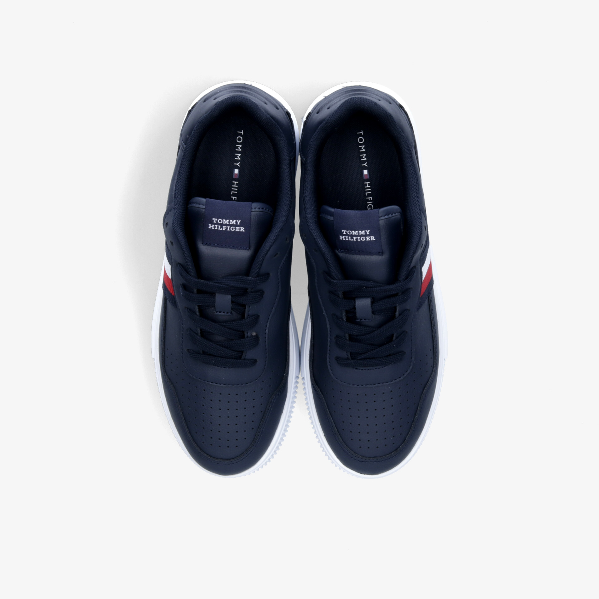 Sportliche navy blaue Schuhe mit Schnürsenkeln und gepolstertem Innenfutter, bequem und leicht gestaltet