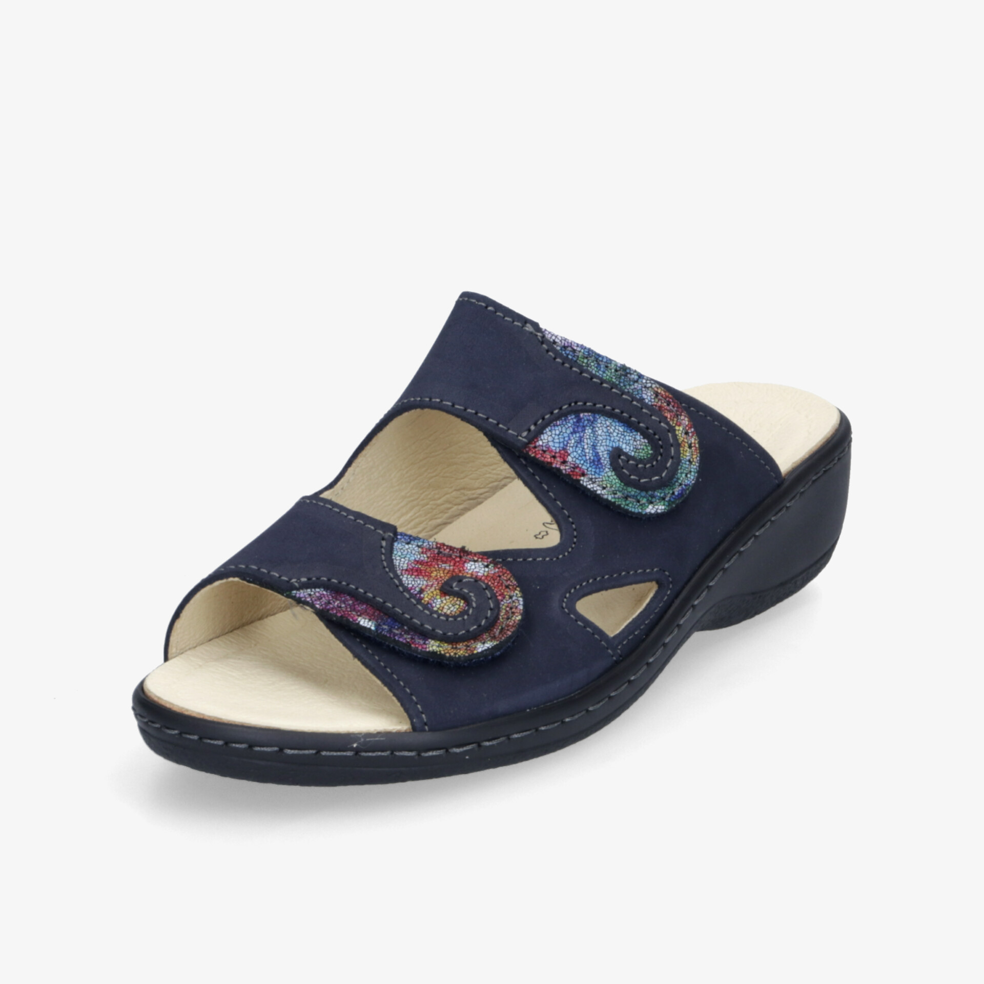 Bequemer Schuh mit verstellbaren Klettverschlüssen und gepolsterter Innensohle für optimalen Tragekomfort