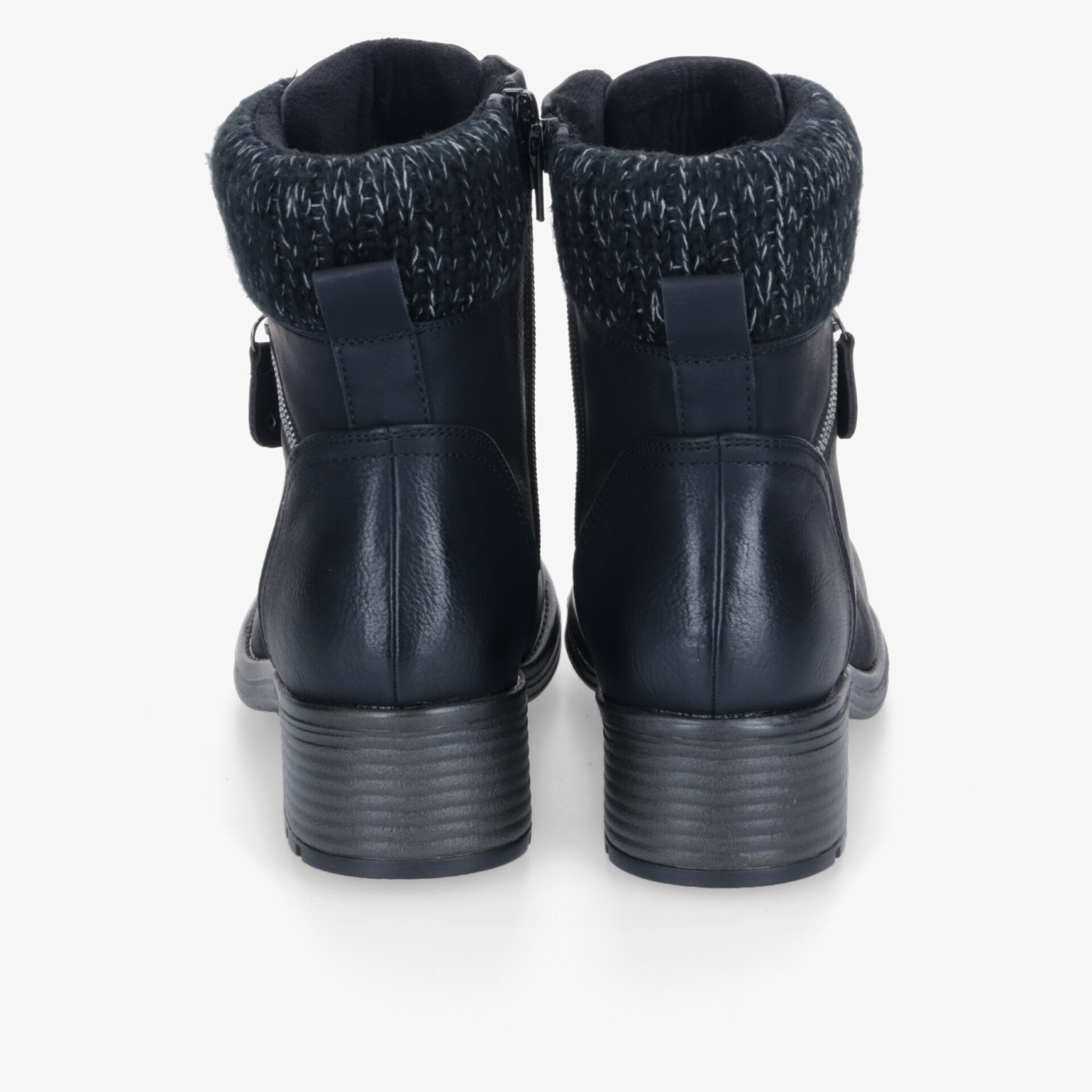 Robuste schwarze Stiefel mit Strickkragen und Blockabsatz, ideal für kalte Tage. Stilvoll und bequem.