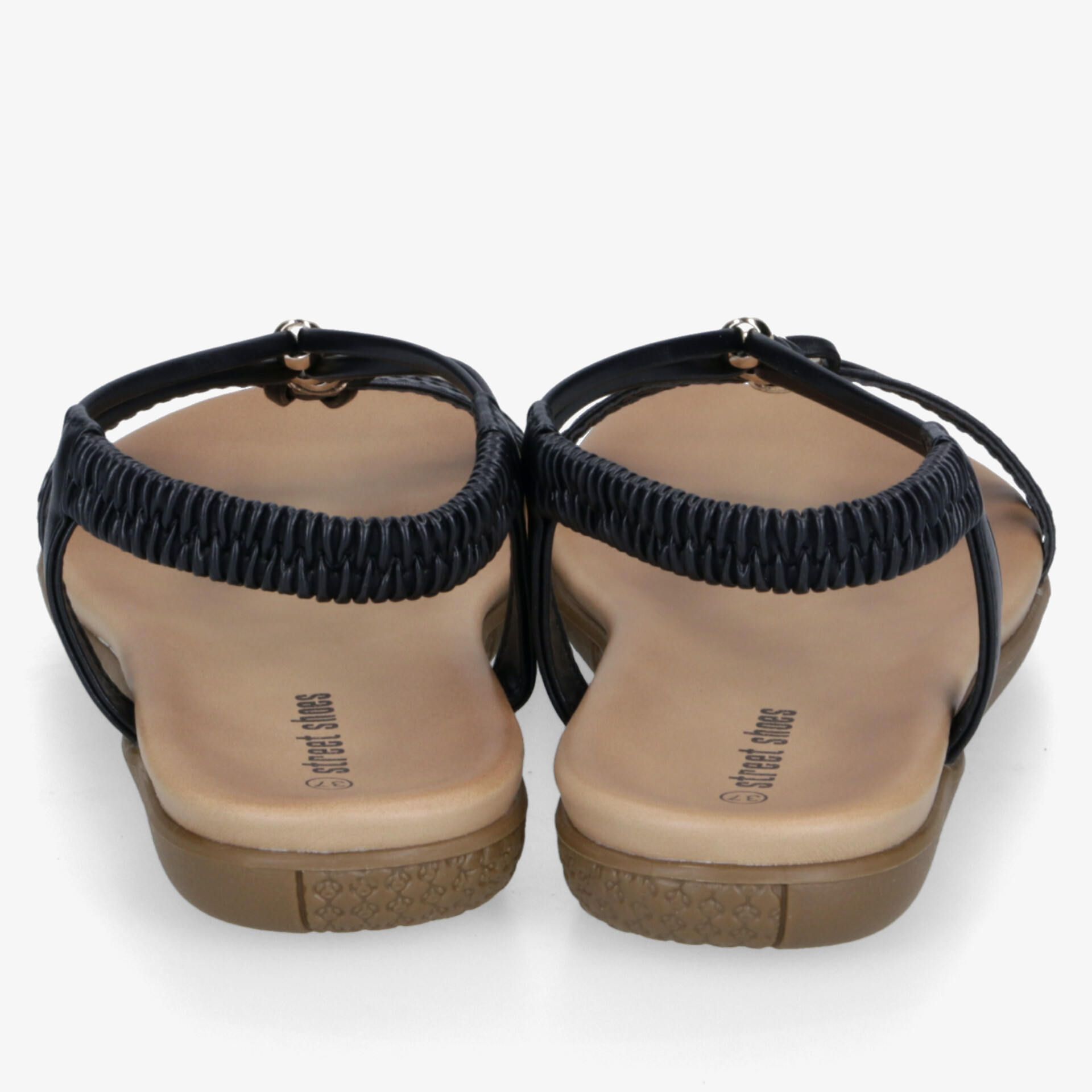 Rückansicht von schwarzen Riemchensandalen mit verstellbarem Riemen und bequemer, flacher Sohle