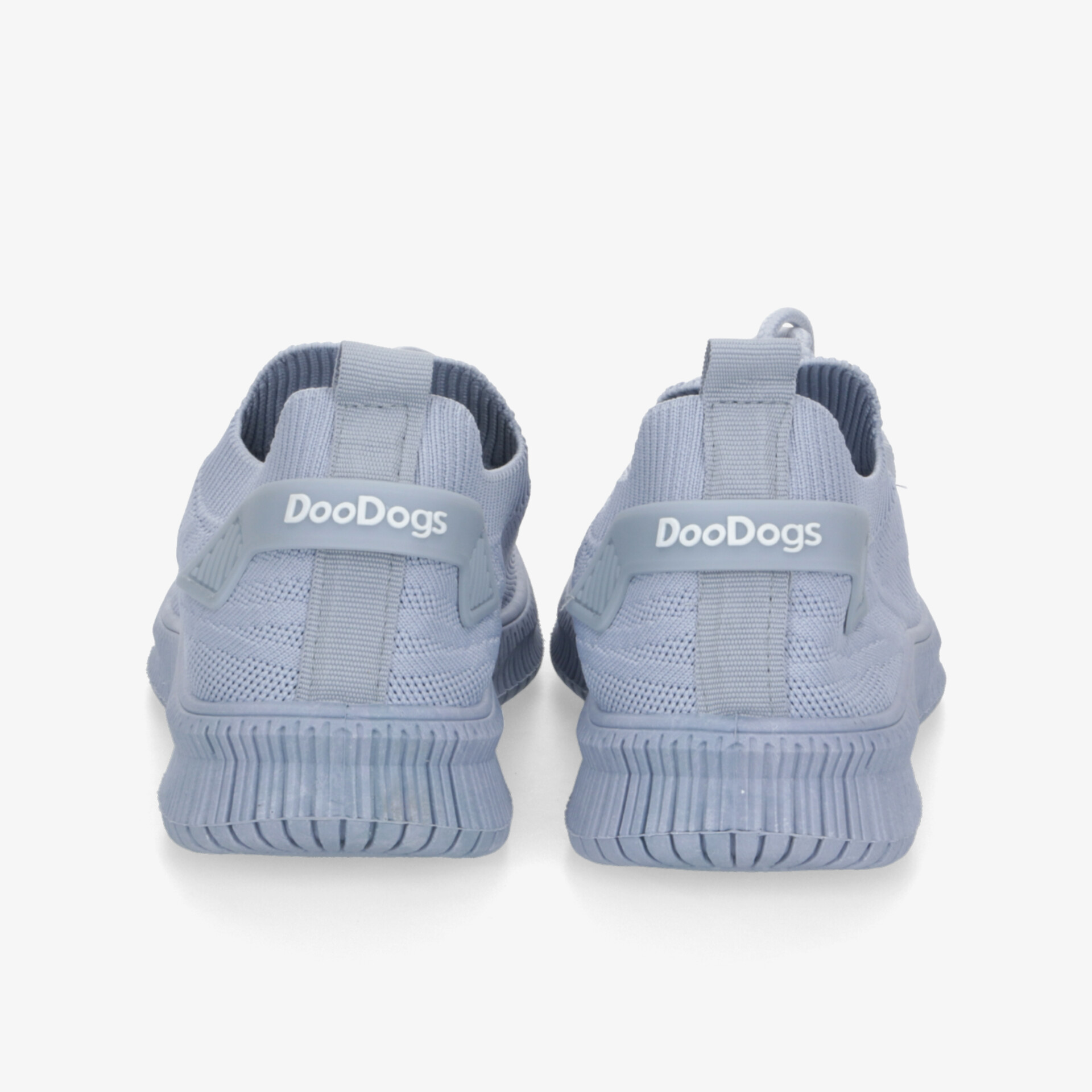 Rückansicht von robusten grauen Schuhen mit rutschfester Sohle und bequemer, modischer Passform