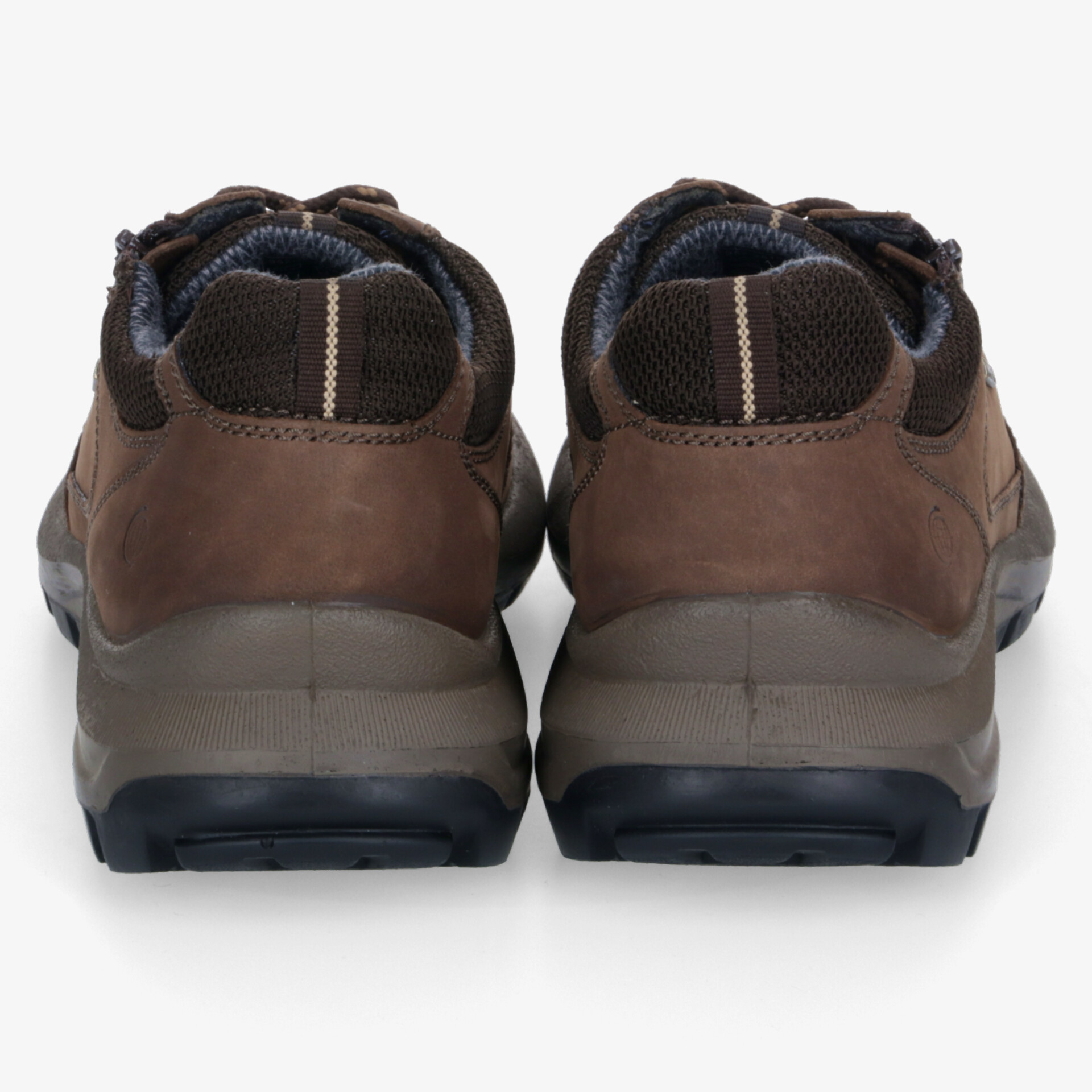 Robuste braune Wanderschuhe in kompletter Rückansicht mit gepolsterter Ferse und rutschfester Sohle