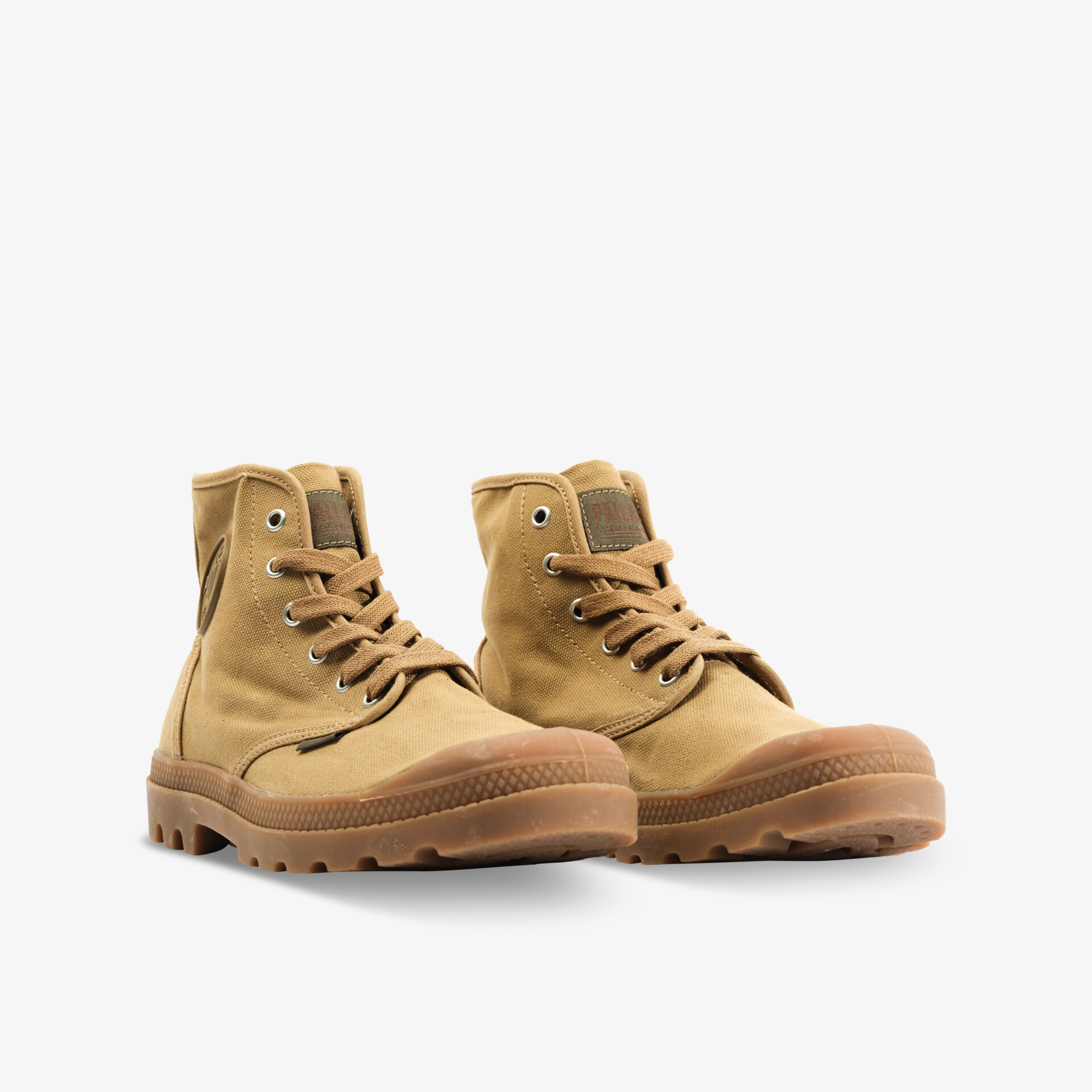 Strapazierfähige, wasserdichte Schnürstiefel mit robuster Sohle für optimalen Halt und Tragekomfort.