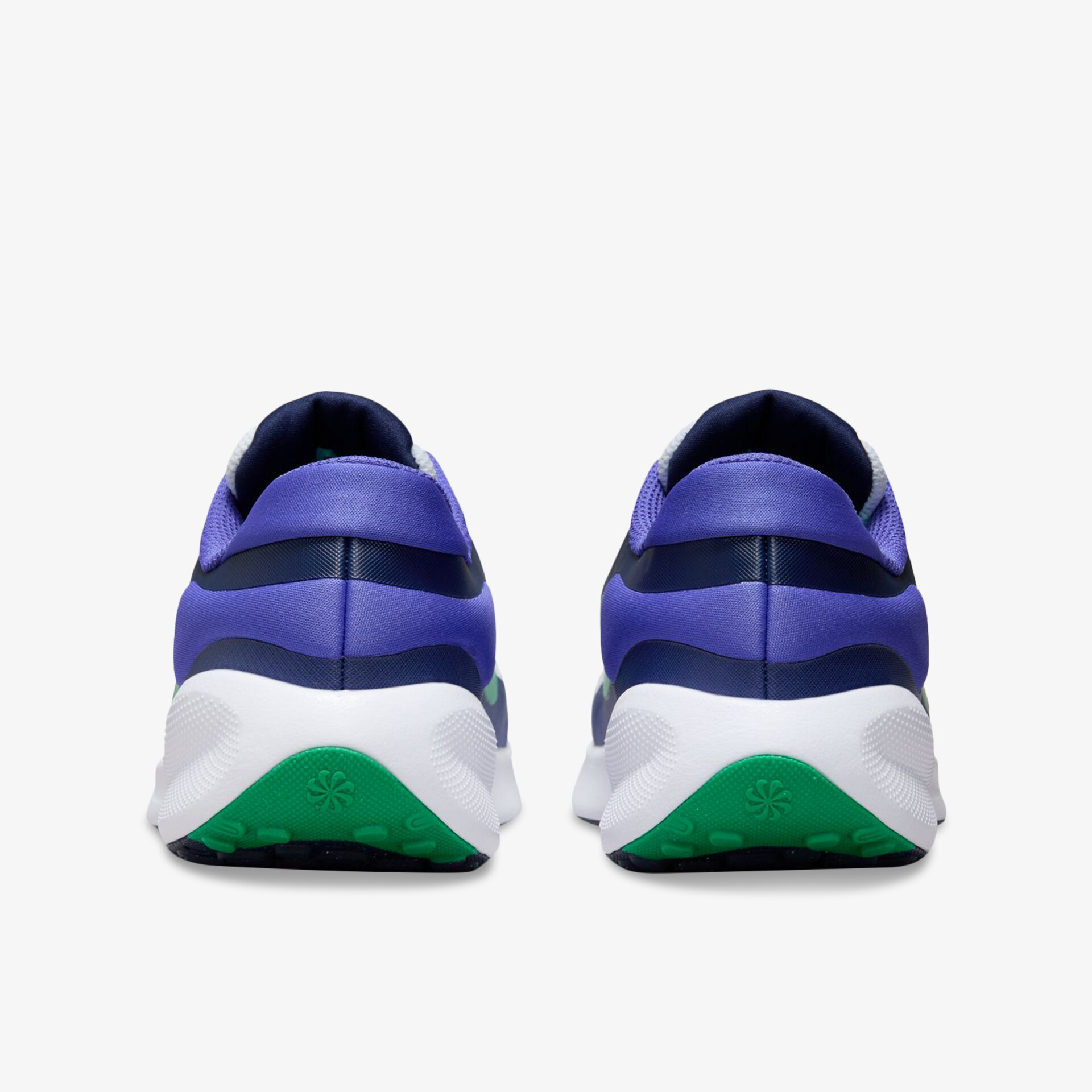 Modische Laufschuhe in Lila mit weißer Sohle und grünen Akzenten, ideal für Sport und Freizeit