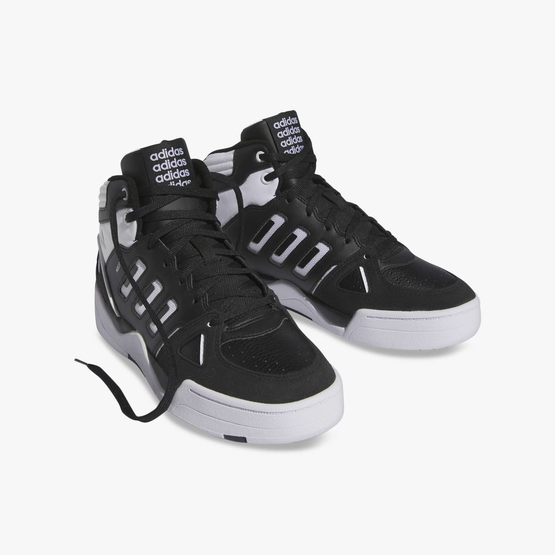 Modernes Paar schwarzer adidas Sneaker mit weißer Sohle und atmungsaktivem Material, sportlich und komfortabel