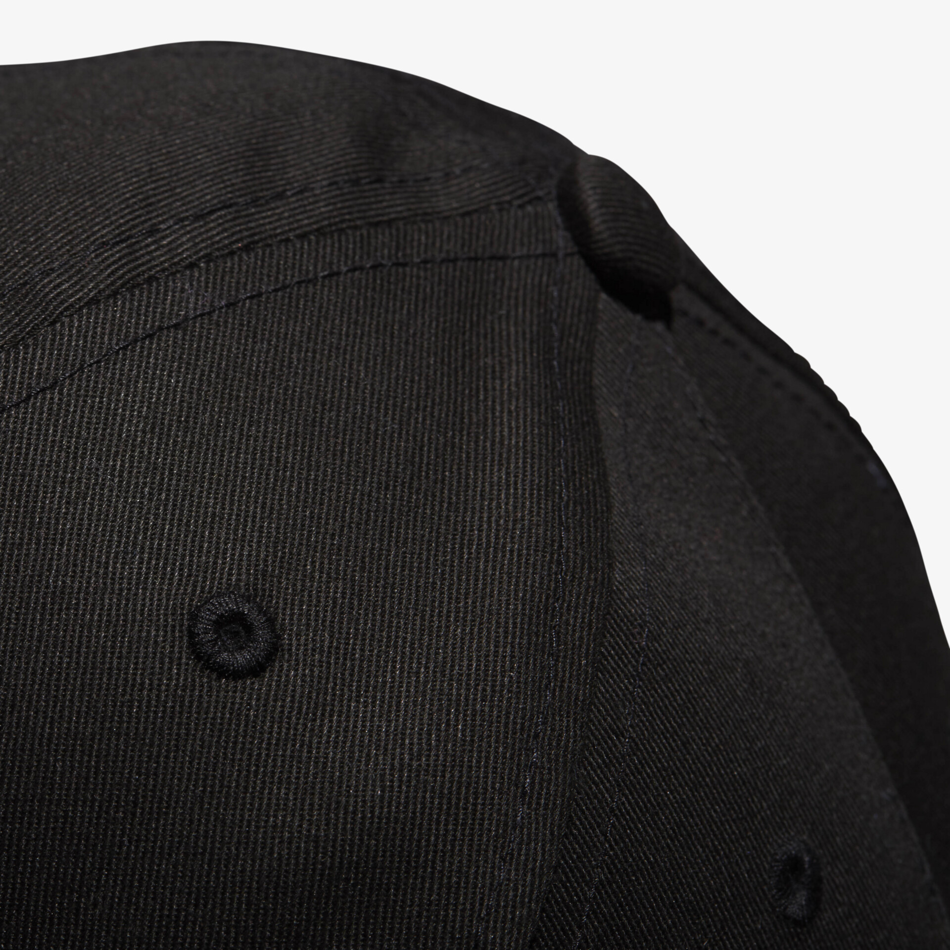 Stilvolle schwarze Cap mit robuster Verarbeitung und trendigem Design für jeden Anlass.