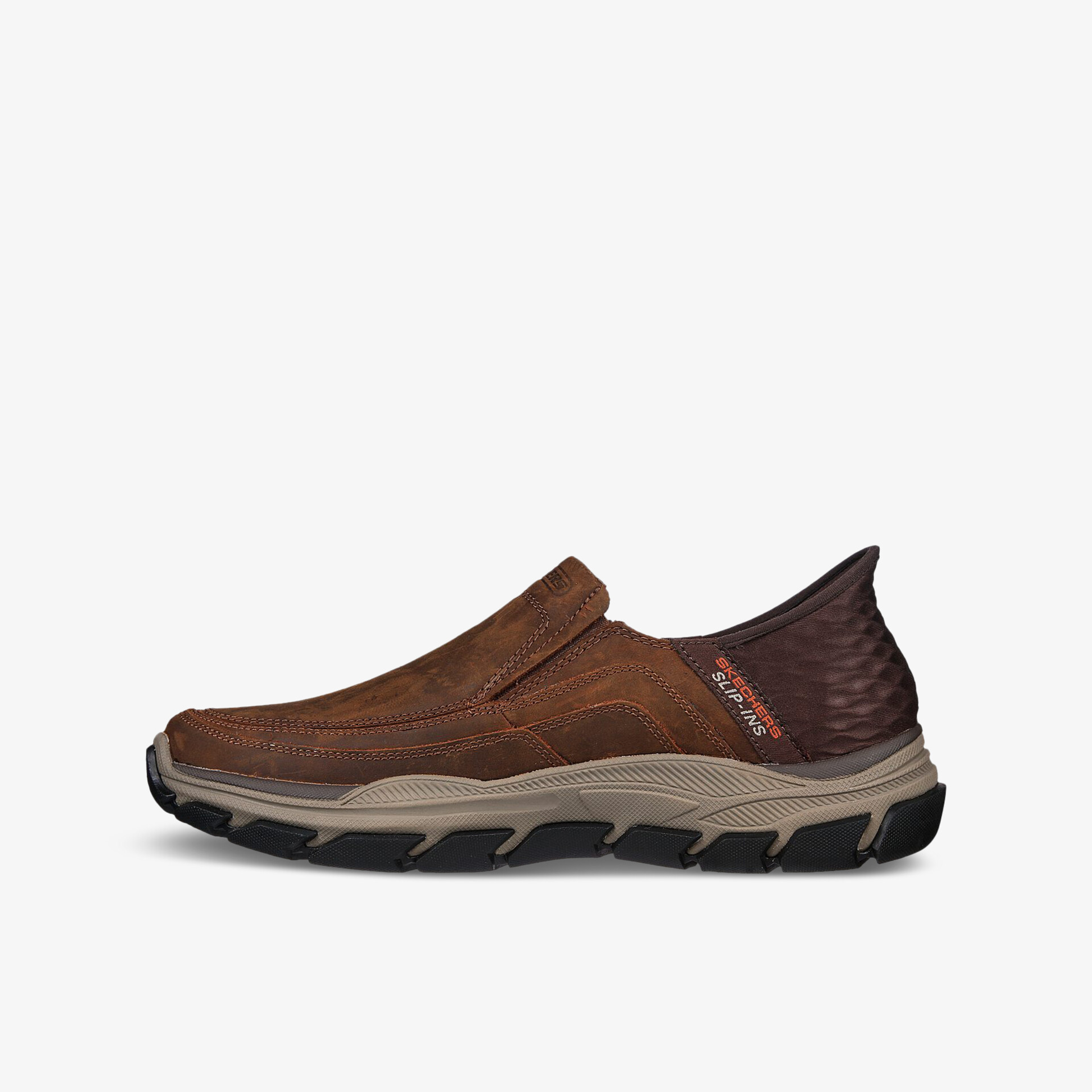 Seitenansicht eines braunen Slip-On Sportschuhs mit rutschfester Sohle und flexiblem Schaft