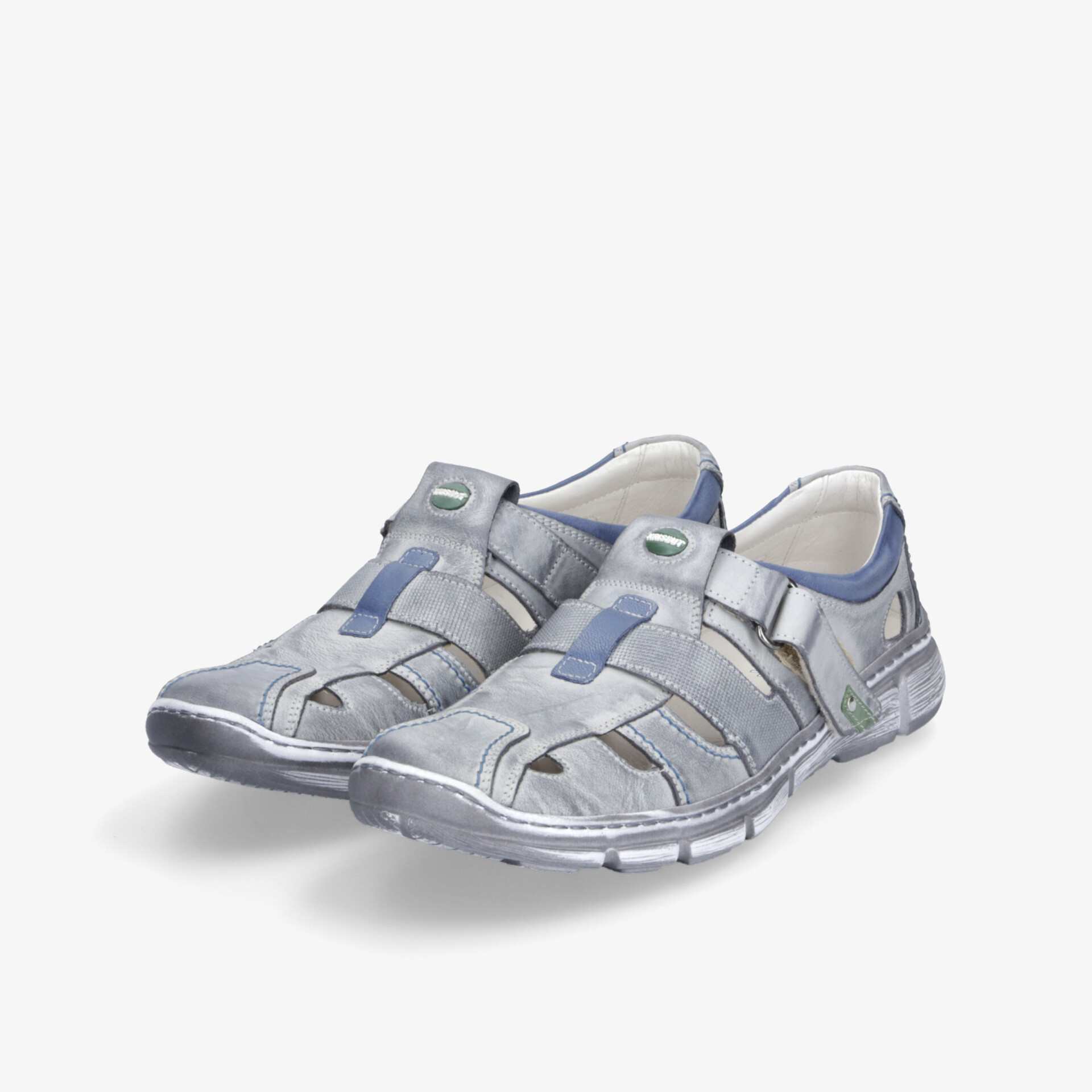 Komfortable und atmungsaktive Freizeitschuhe als Paar mit gepolsterter Innensohle und flexiblem Design