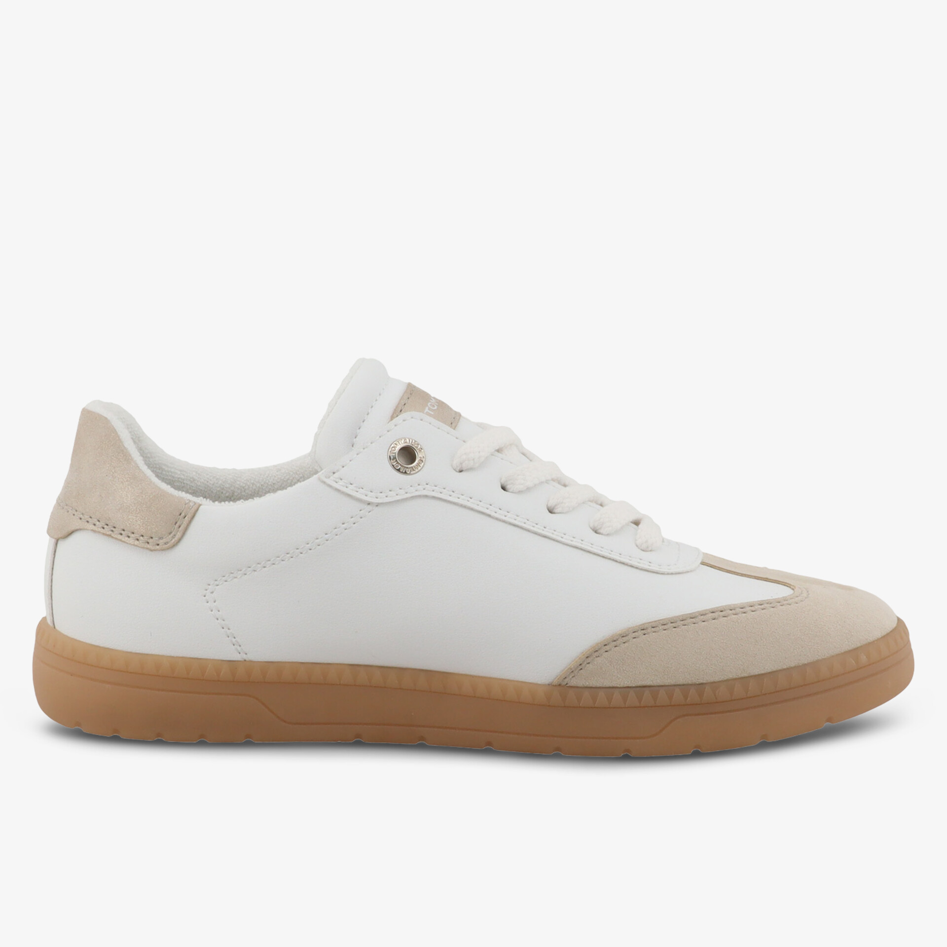 Moderner weißer Sneaker mit bequemer Passform und flexibler brauner Gummisohle, klare Seitenansicht