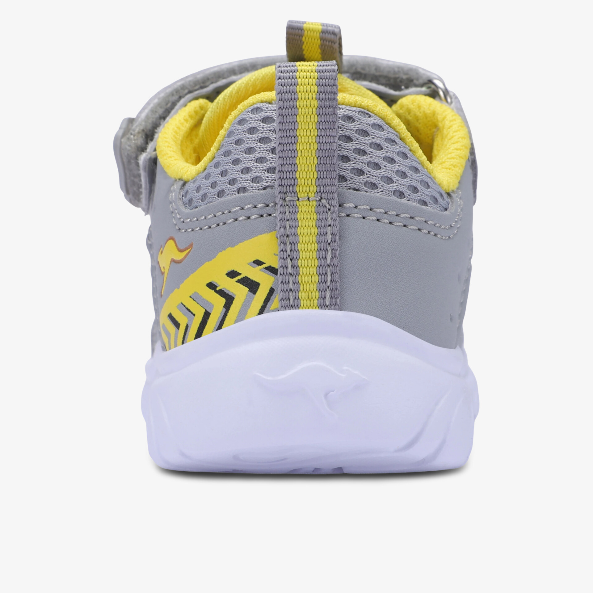 Leichter Kinderschuh mit atmungsaktivem Material und stabilem Fersenhalt, bequemer Klettverschluss hinten sichtbar