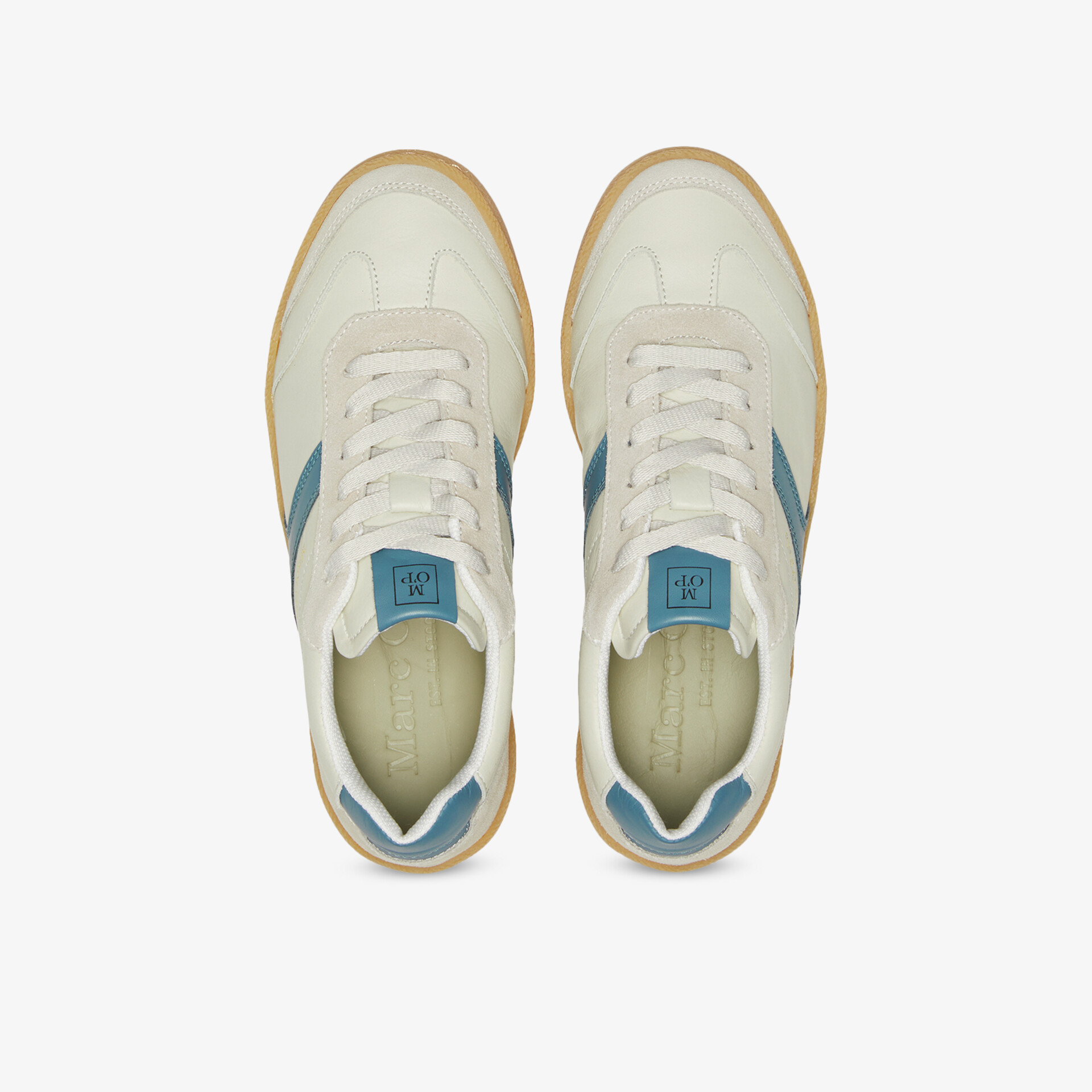 Weiße Sneaker mit blauen Details im Paar von oben aufgenommen, bequem und sportlich gestaltet