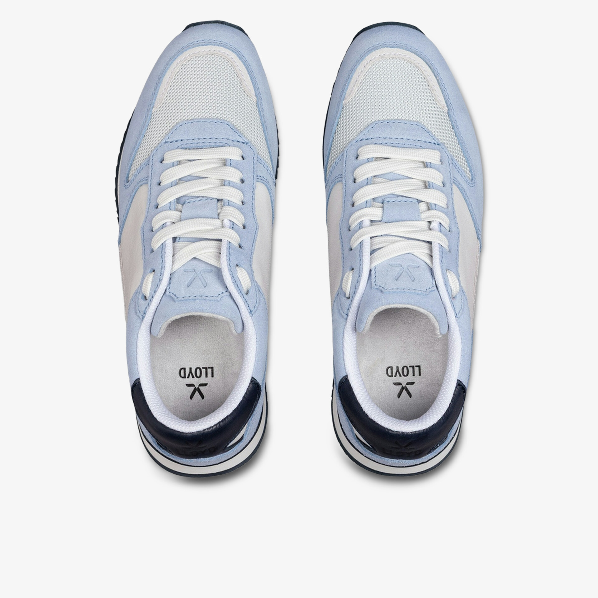 Moderne, stilvolle Sneaker in dezentem Blau und Weiß, komfortables Design für einen sportlichen Look.