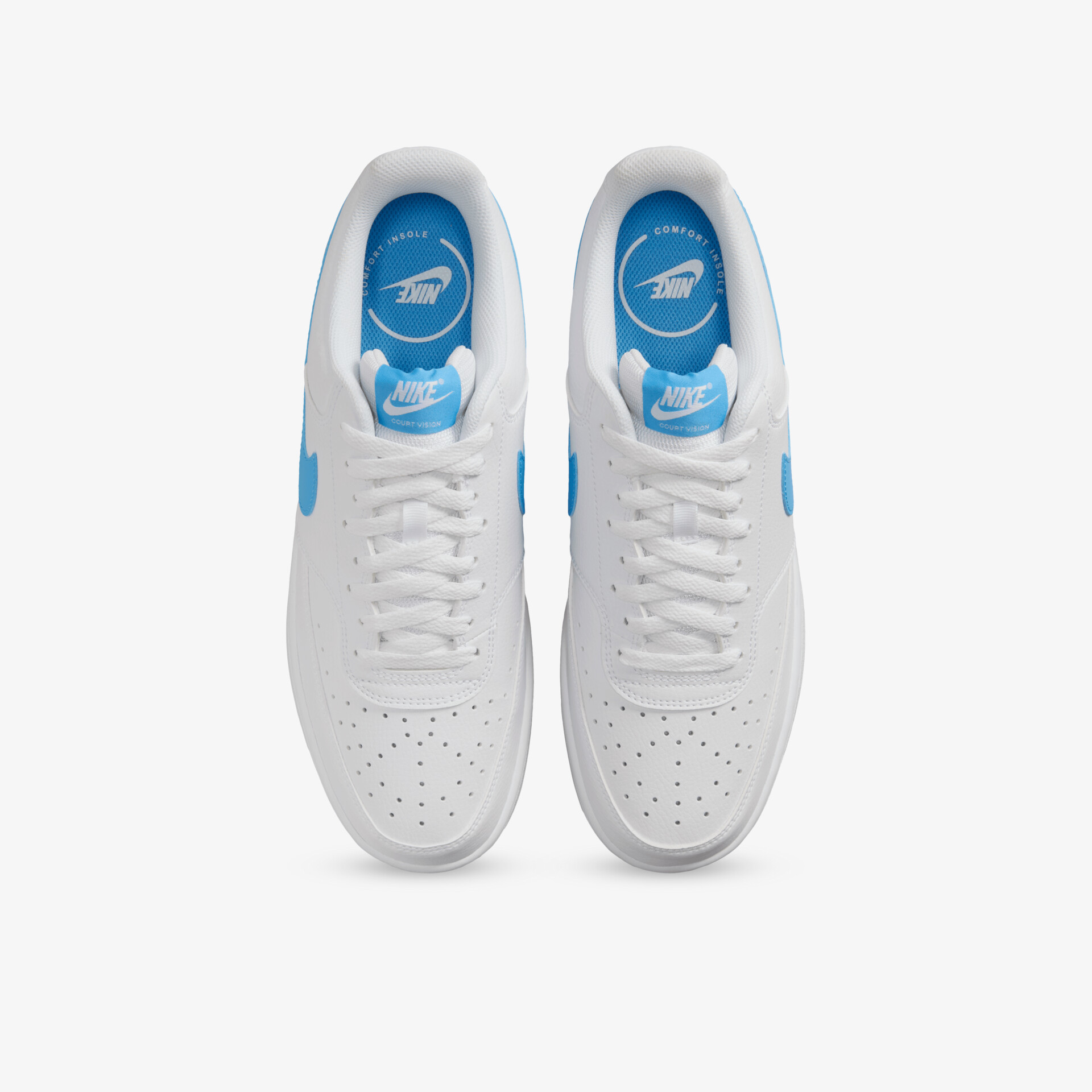 Weißes Paar Sneaker mit gepolstertem Schaft und rutschfester Sohle in Draufsicht