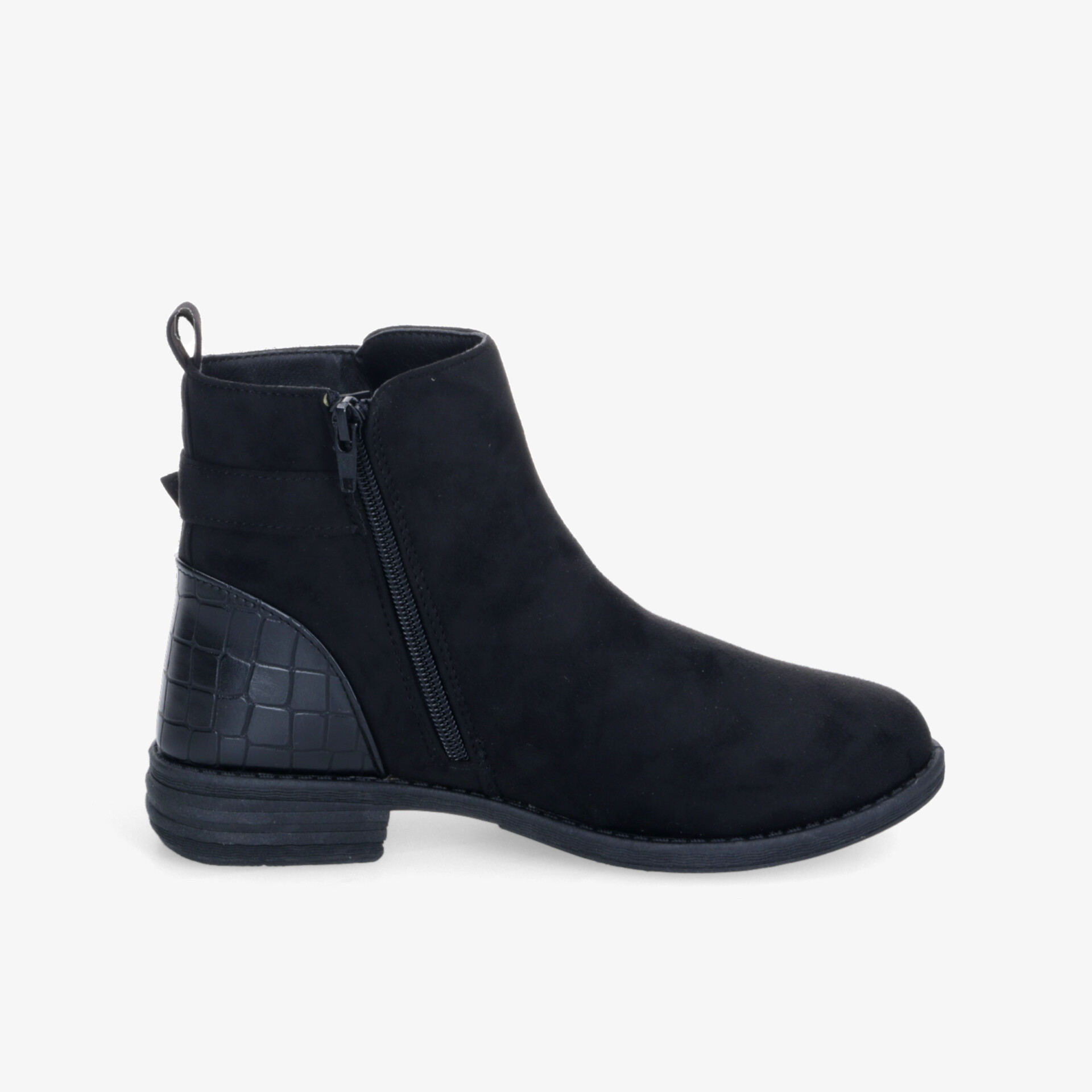 Schwarzer Ankle Boot seitliche Ansicht mit praktischem Reißverschluss und modernem, bequemem Design