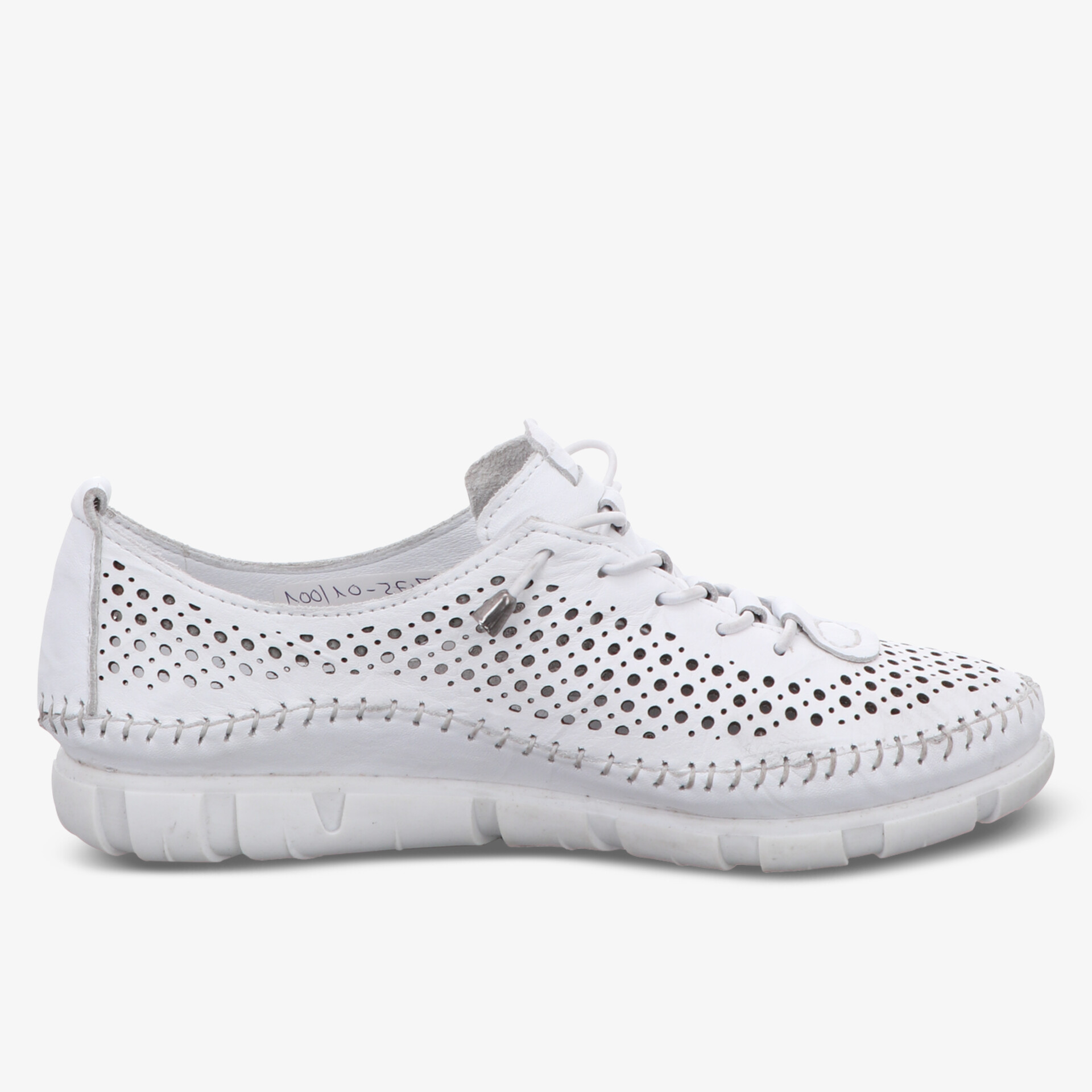 Sportlicher weißer Schuh mit perforiertem Design und flexibler Sohle