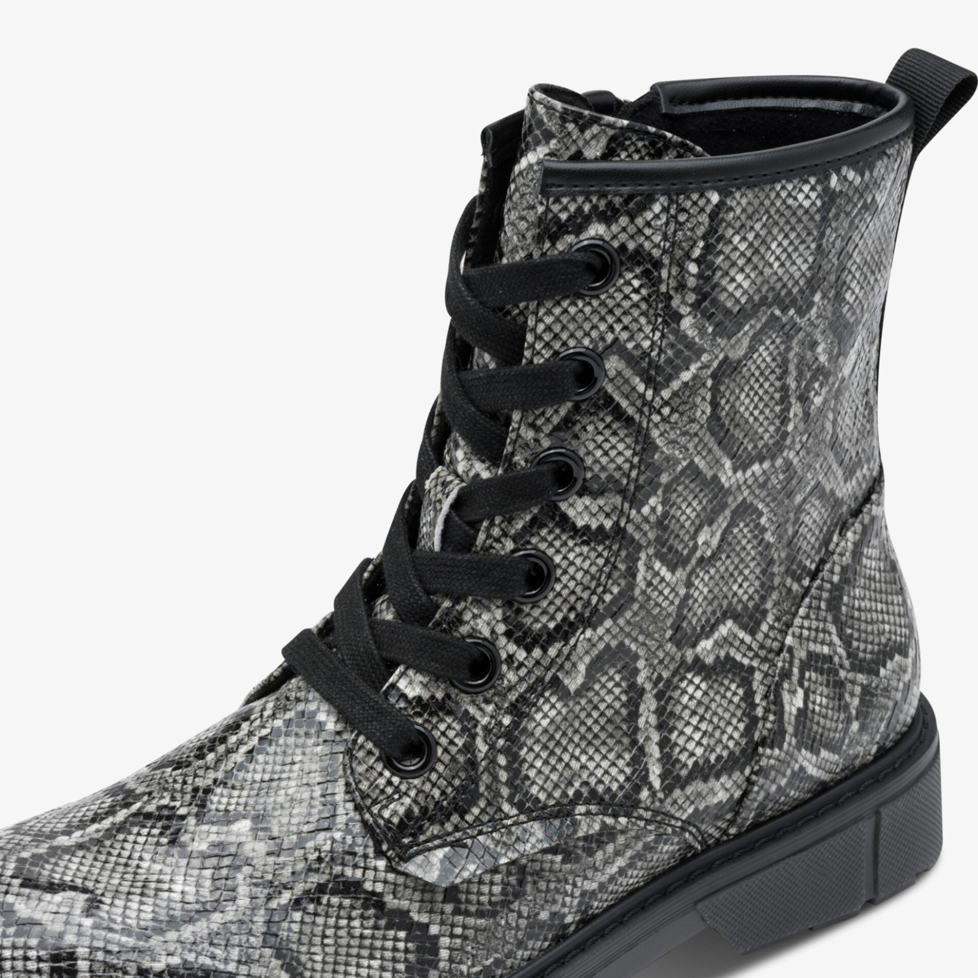 Modischer Schnürstiefel mit markanter Schlangenlederoptik und robuster profilierter Sohle