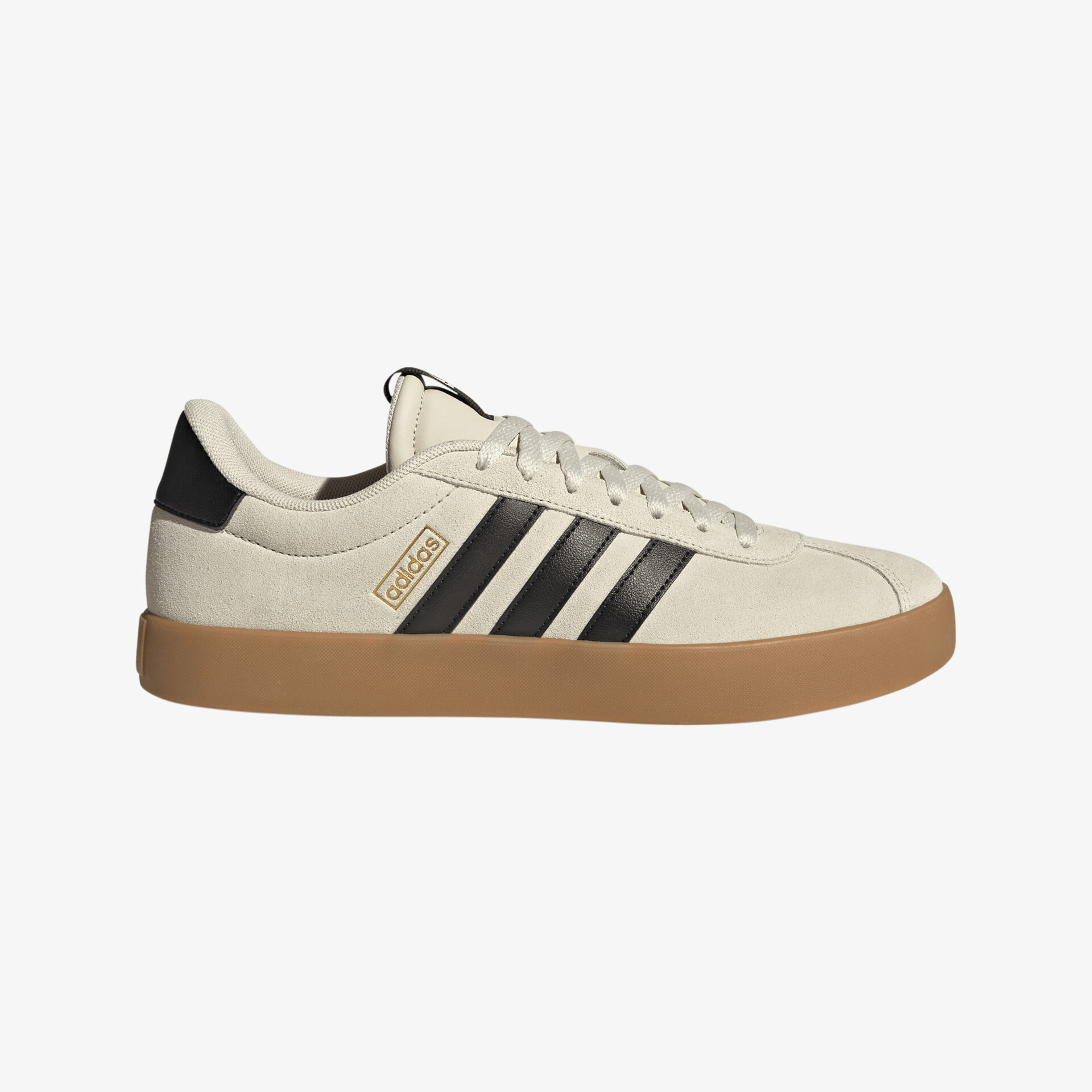 seitliche Ansicht des bequemen Sneakers mit Gummisohle und drei markanten Streifen für sportlichen Look